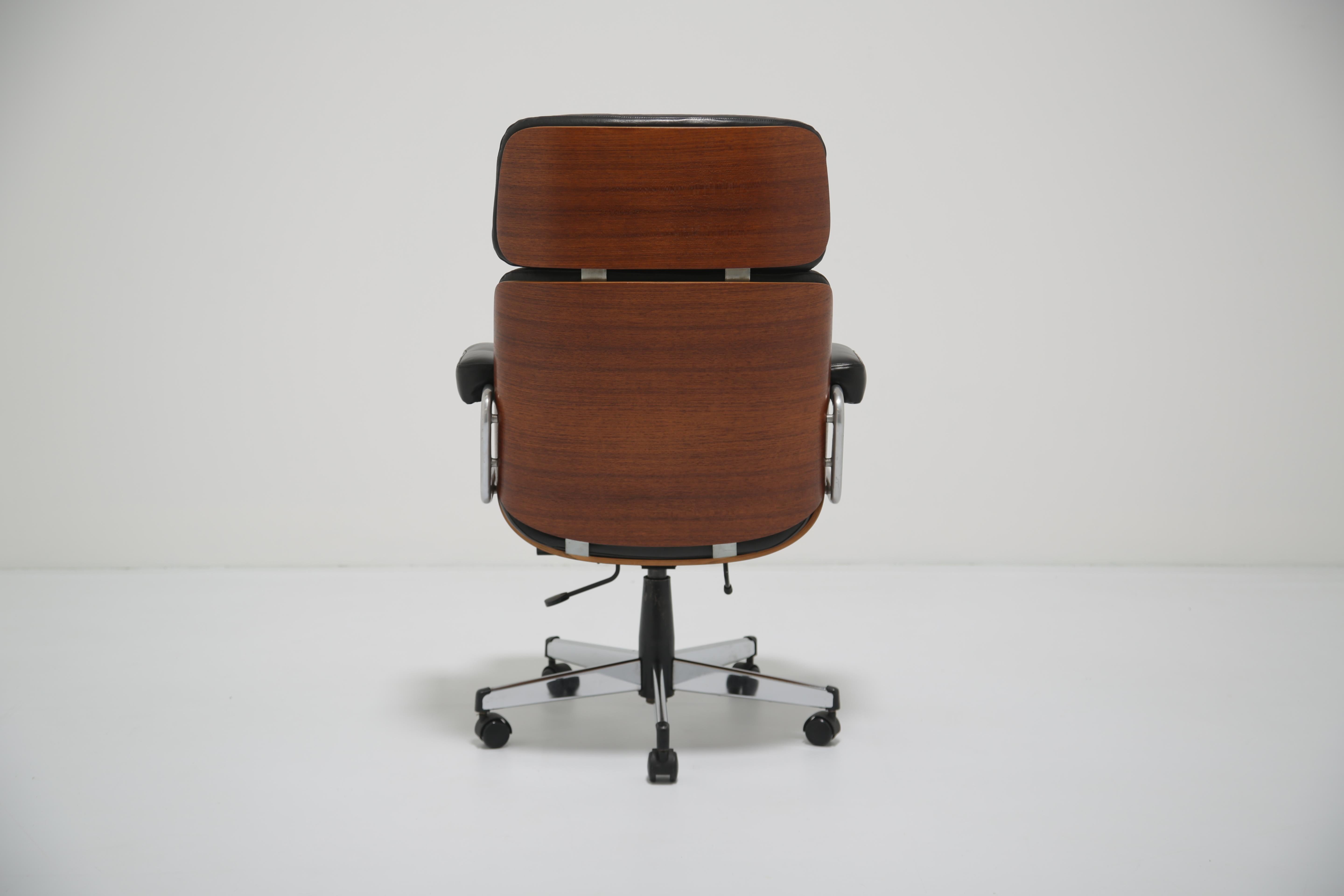 Drehbarer Bürostuhl aus Leder von Gordon Russell für Giroflex, 1970er Jahre im Angebot 7