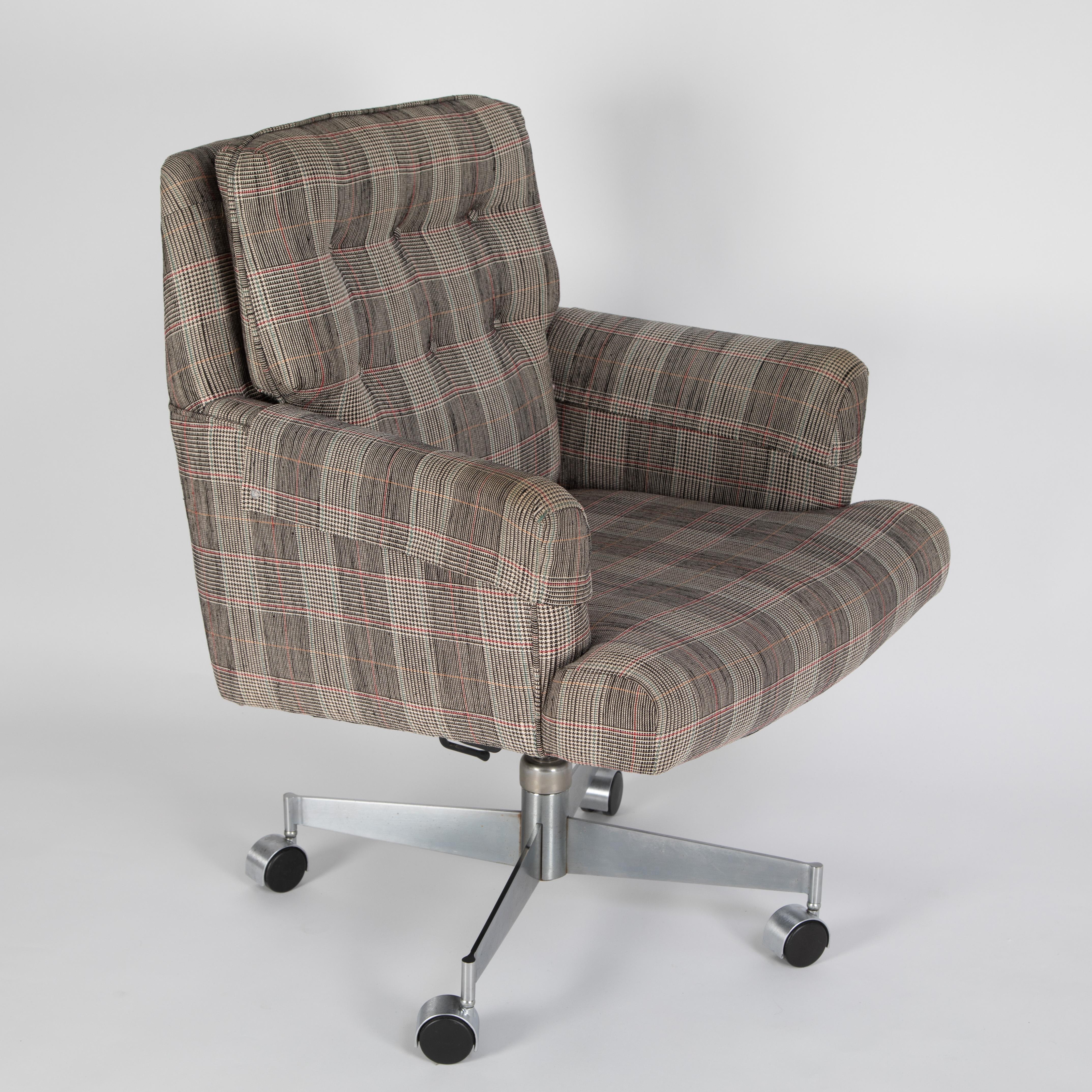 Executive Office Chair by Edward Wormley for Dunbar, circa 1960s In Good Condition In Brooklyn, NY