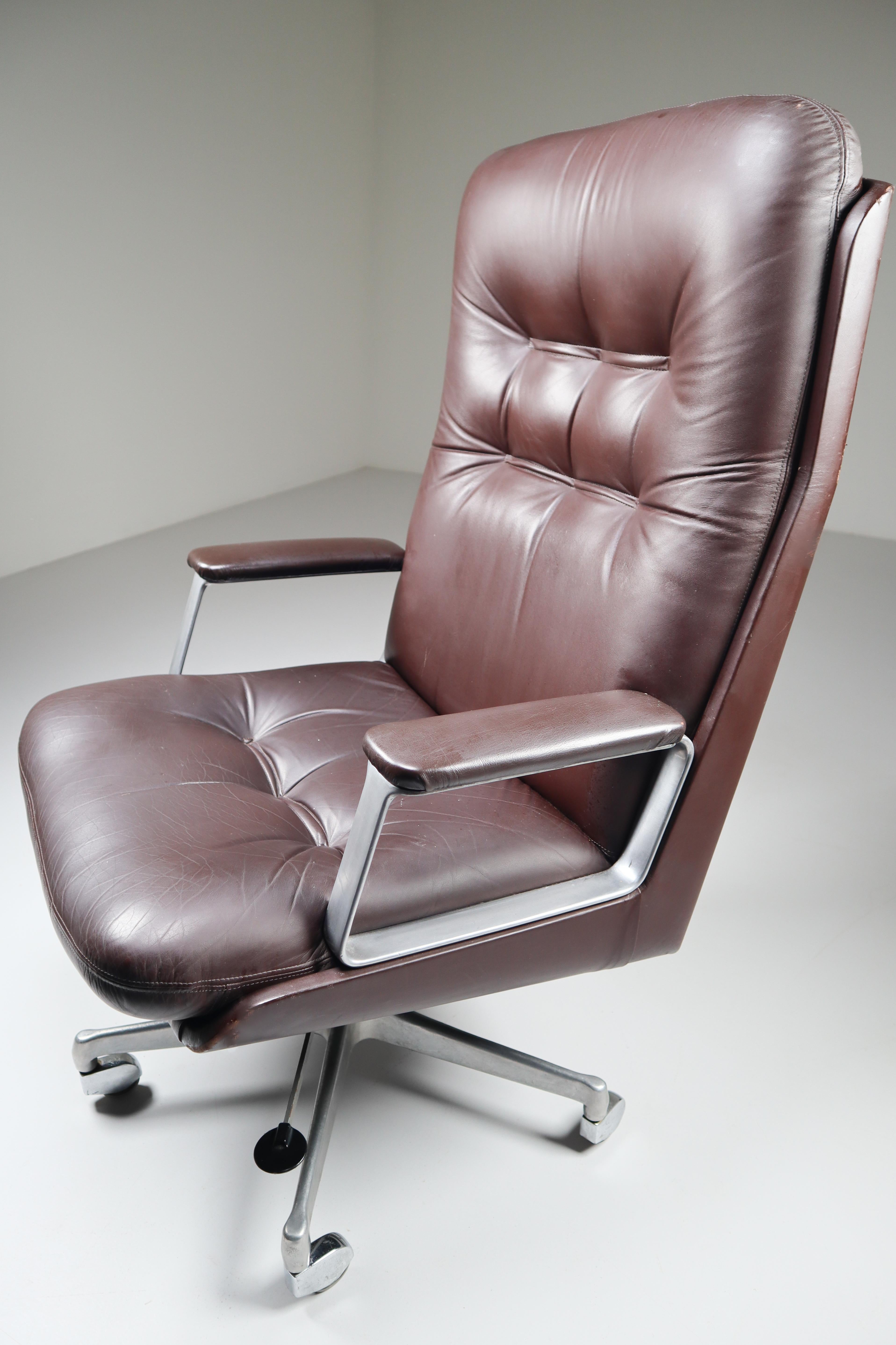 Executive Office High Back Chair by Osvaldo Borsani for Tecno, Italy, 1972 1