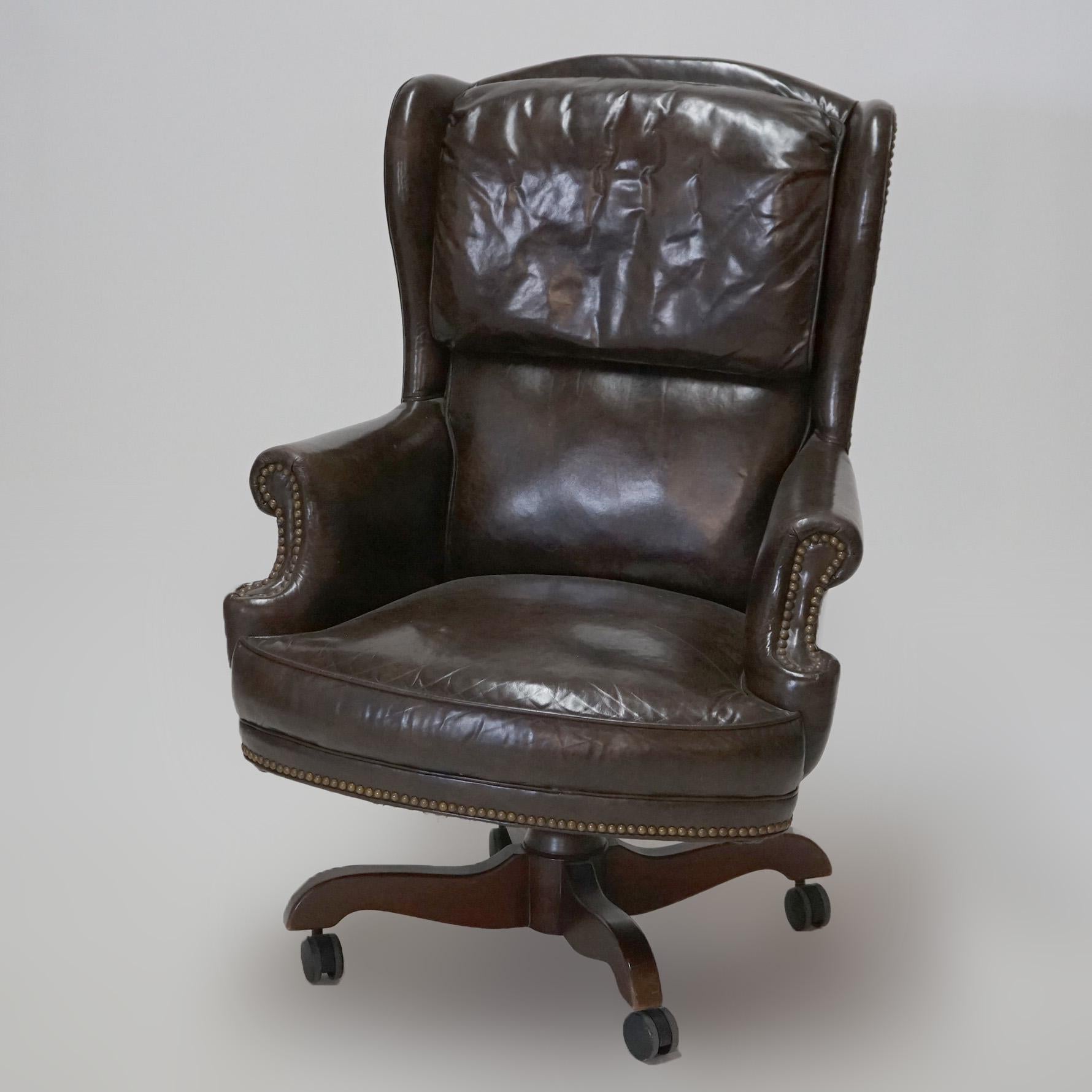 Executive Office Swivel Desk Chair, Faux Leather, 20th C Bon état - En vente à Big Flats, NY