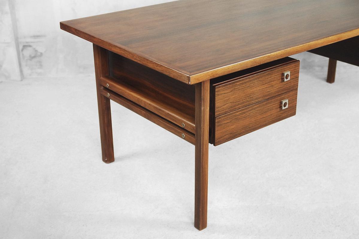 Executive Rosewood Danish Great Desk by Arne Vodder for Sibast, 1960s In Good Condition For Sale In Warsaw, PL