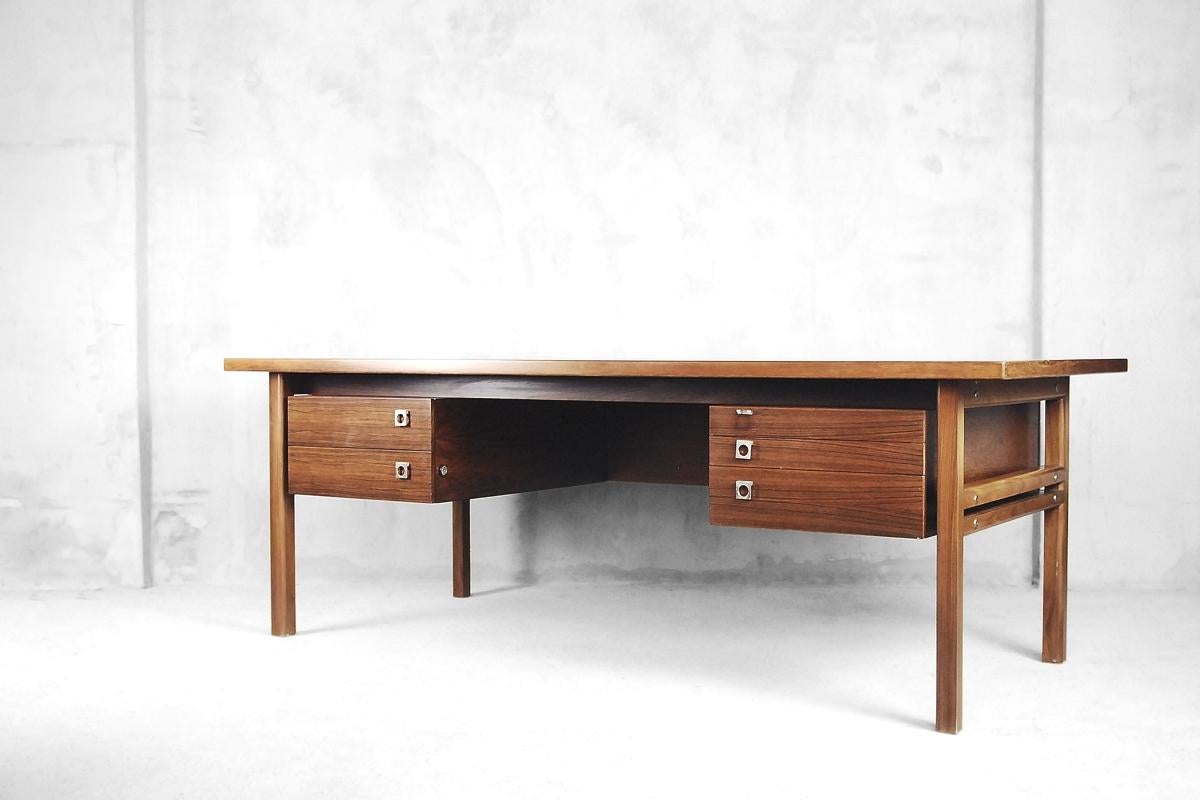 Executive Rosewood Danish Great Desk by Arne Vodder for Sibast, 1960s For Sale 3
