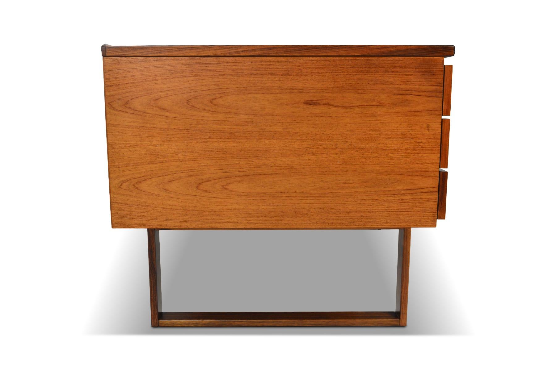 Executive Rosewood Desk by Henning Jensen and Torben Valeur 2