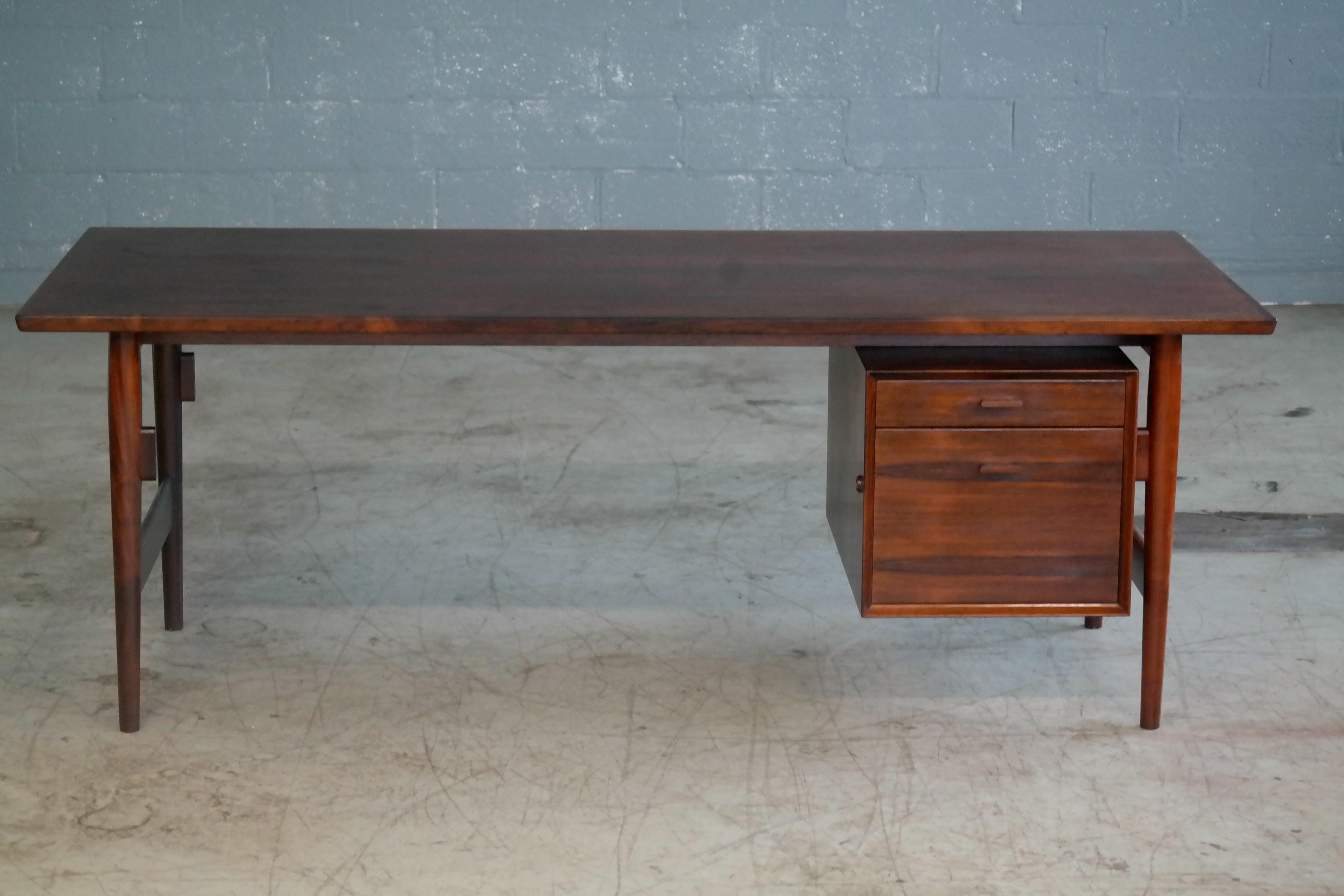 Mid-Century Modern Executive Rosewood Desk by Arne Vodder for Sibast from 1950s