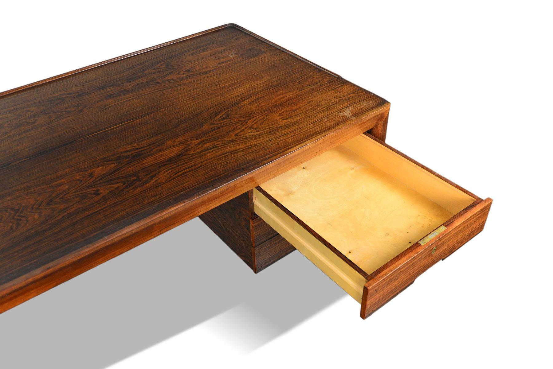 Executive rosewood writing desk by erik riisager hansen In Good Condition For Sale In Berkeley, CA