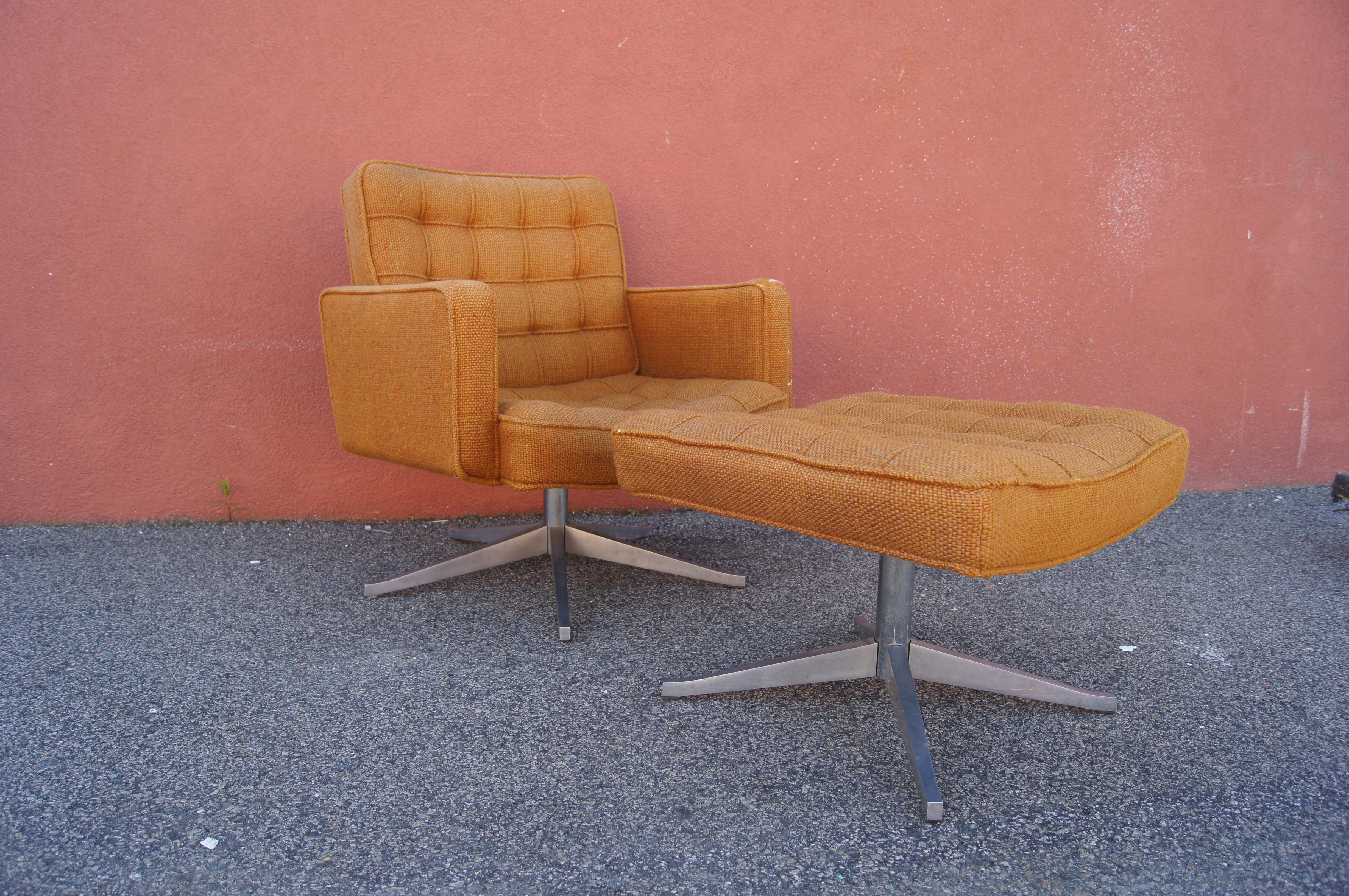 Mid-Century Modern Executive Swivel Chair and Ottoman by Vincent Cafiero for Knoll