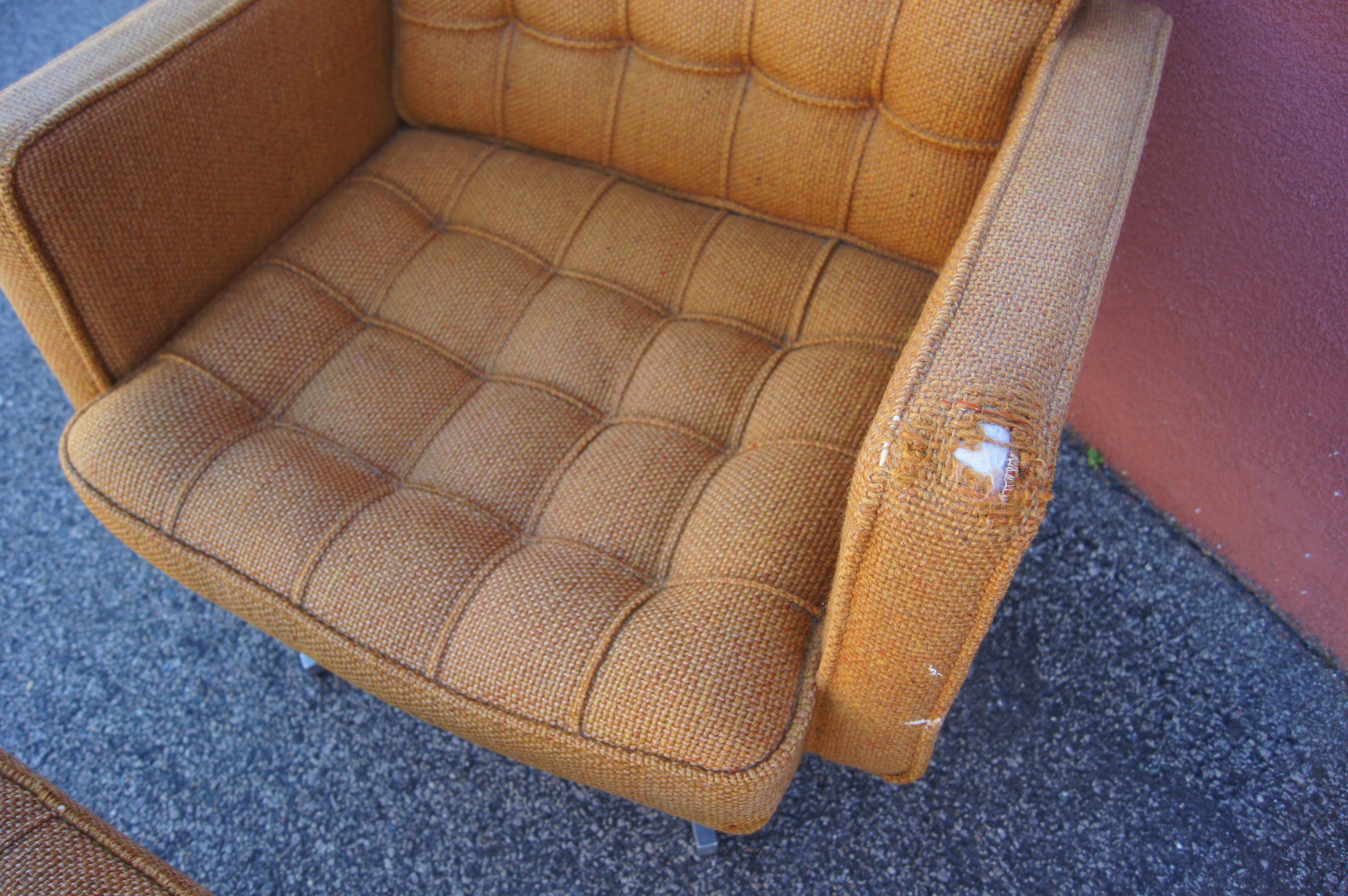 Executive Swivel Chair and Ottoman by Vincent Cafiero for Knoll In Fair Condition In Dorchester, MA