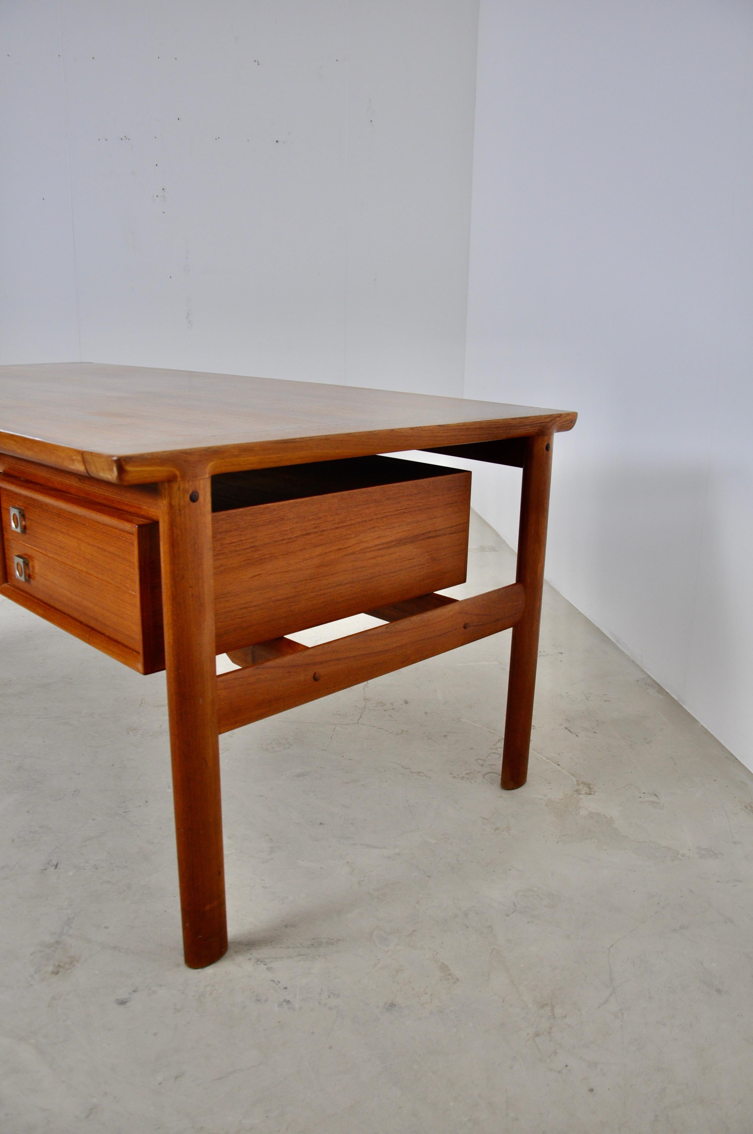 Executive Teak Desk by Arne Vodder for Sibast, 1965 In Good Condition In Lasne, BE