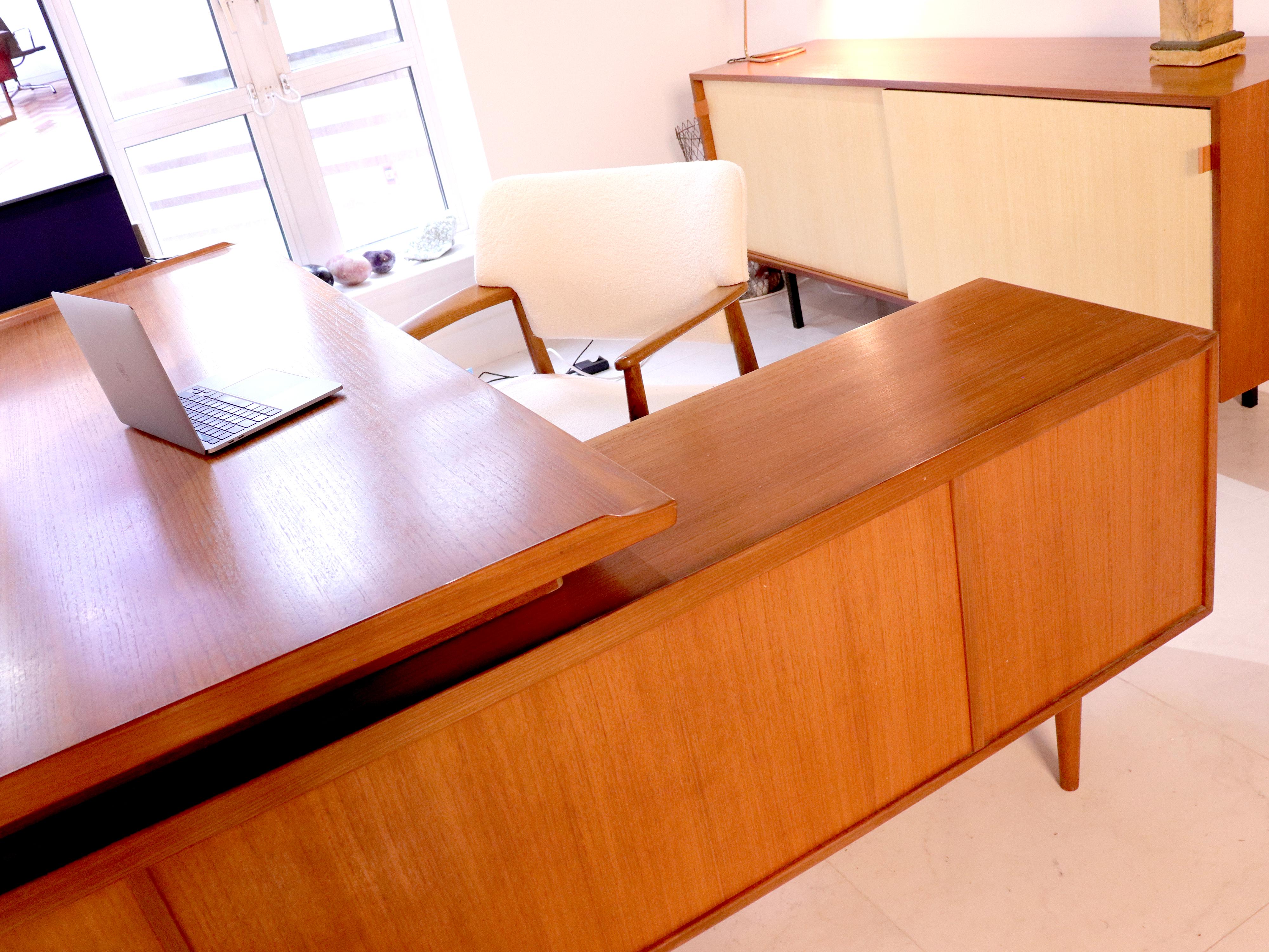 Executive Teak Writing Desk by Arne Vodder for Sibast, Denmark 1960s For Sale 4