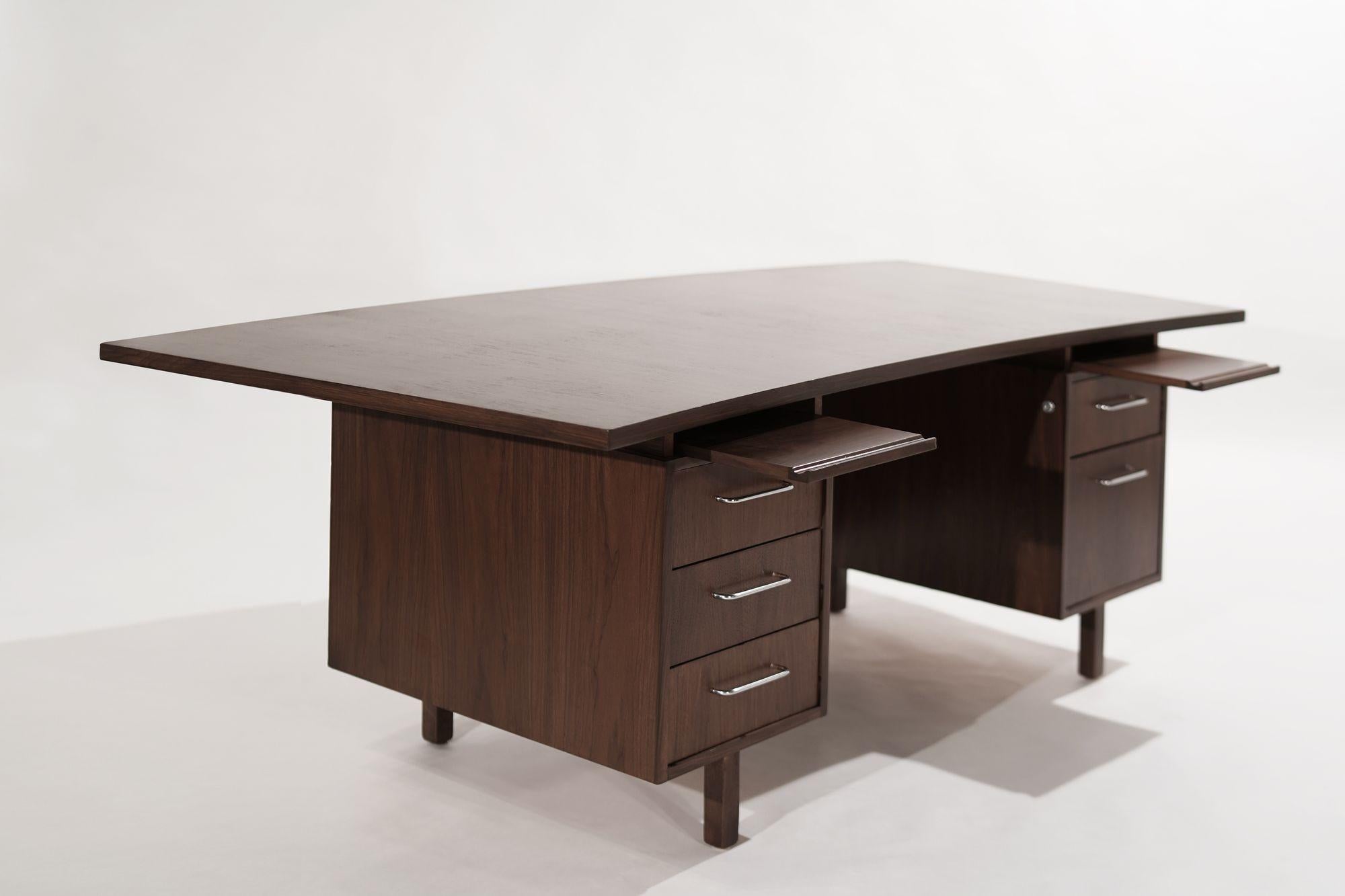 Executive Walnut Desk by Harvey Probber, C. 1950s In Excellent Condition For Sale In Westport, CT