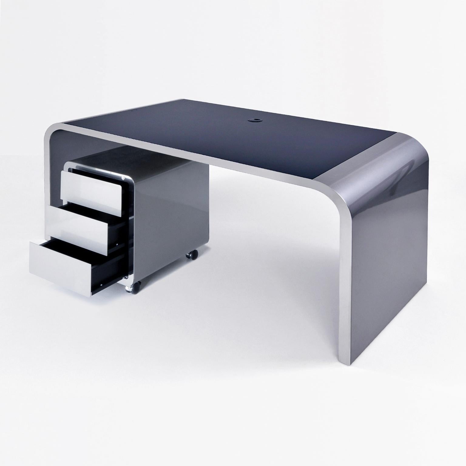 Modernist executive waterfall metal desk. High-quality metal construction finisher in glossy metallic painting. Available in different finishes and dimensions on request. Production time is c. 10 weeks.