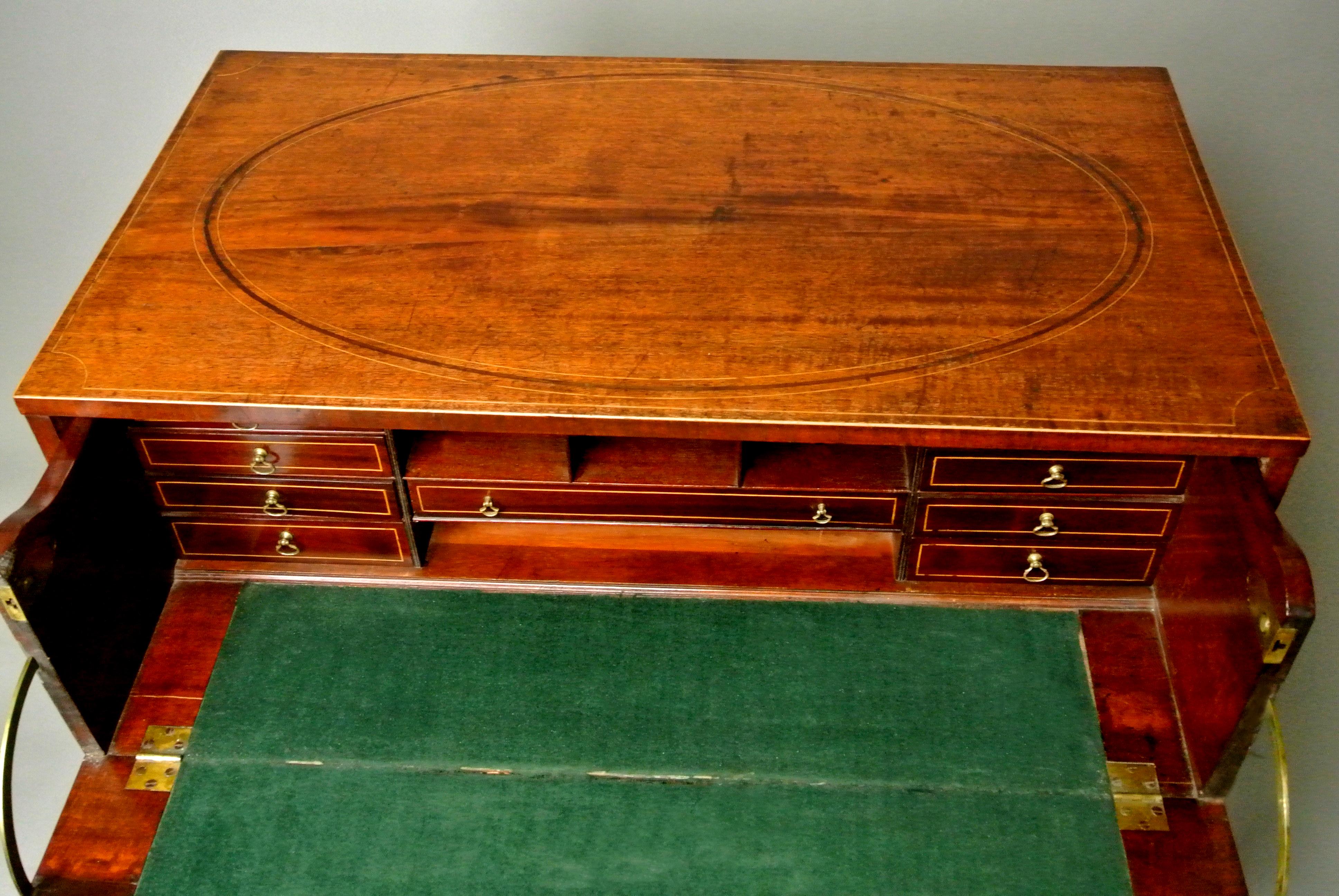 Exemplaire de bureau de campagne en acajou George III C.I.C. 1790 en vente 5