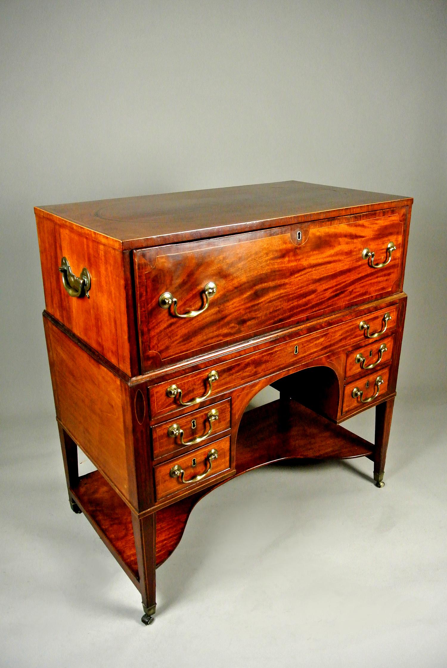 Exemplaire de bureau de campagne en acajou George III C.I.C. 1790 en vente 1