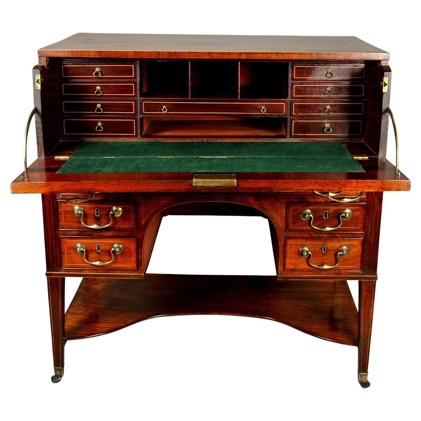 Exemplaire de bureau de campagne en acajou George III C.I.C. 1790 en vente