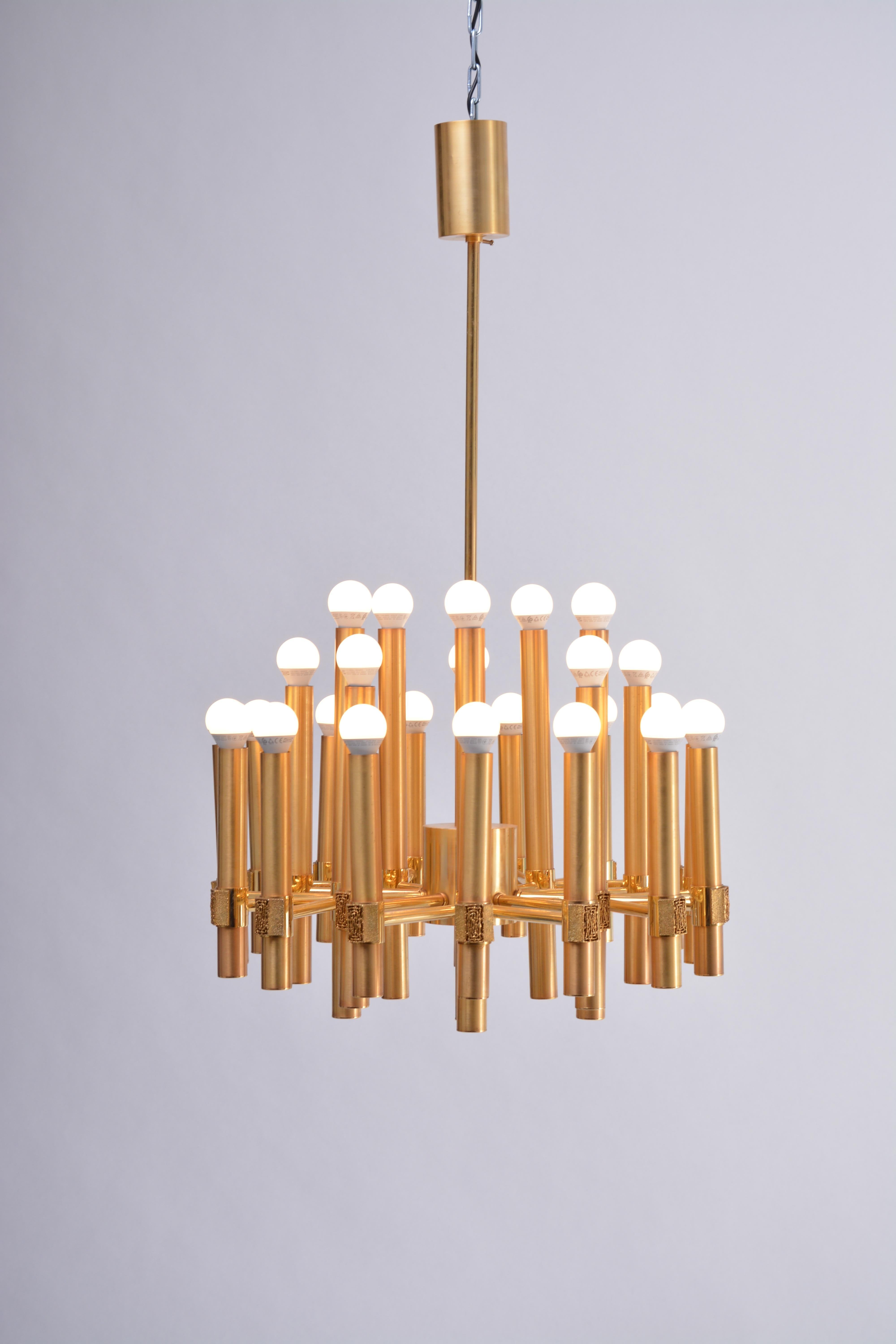 Gold colored Mid-Century Modern Chandelier by Angelo Brotto for Esperia Italia In Good Condition For Sale In Berlin, DE