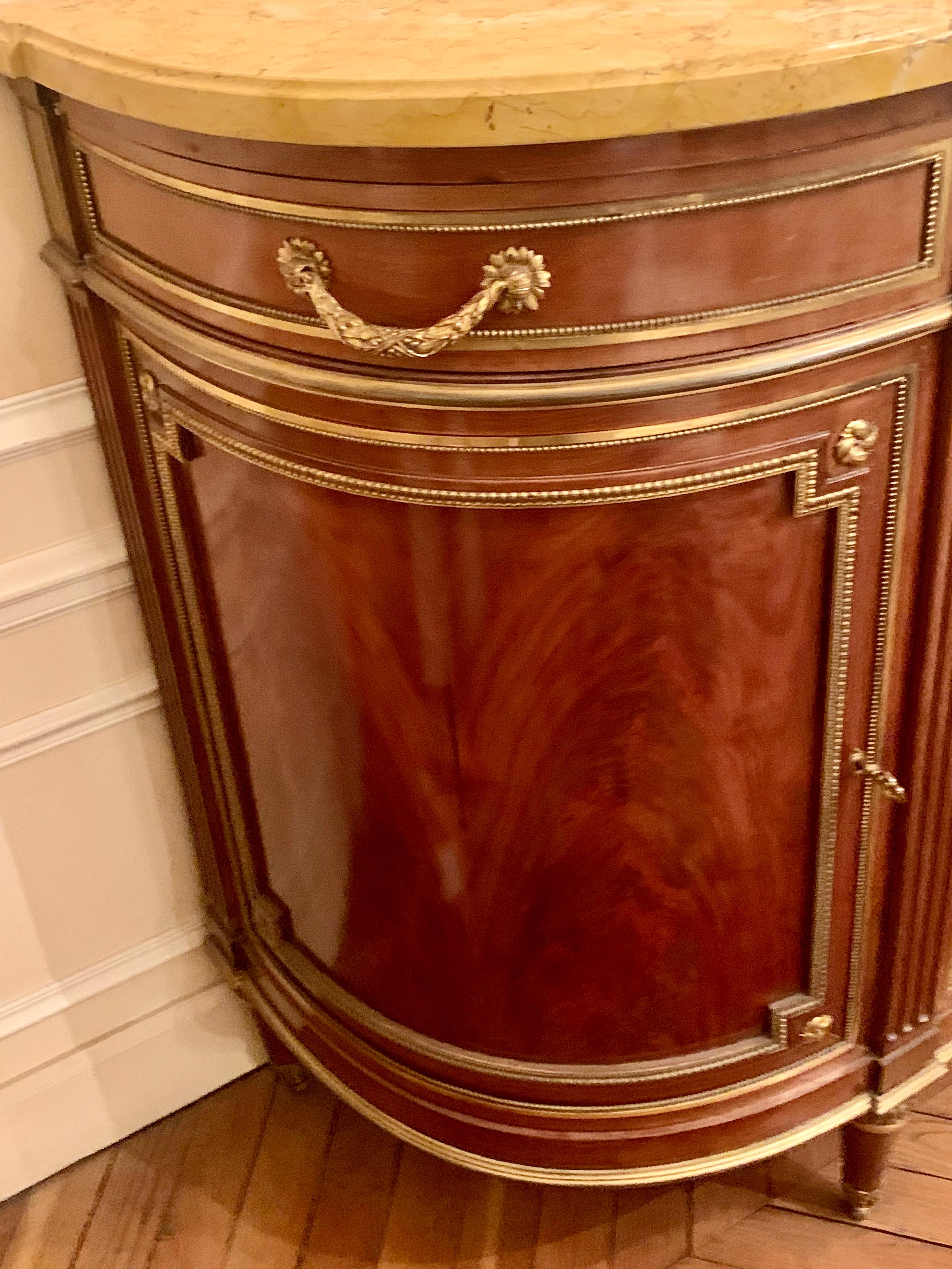 Exceptional sideboard mahogany with bronze by linke In Good Condition For Sale In Los Angeles, CA