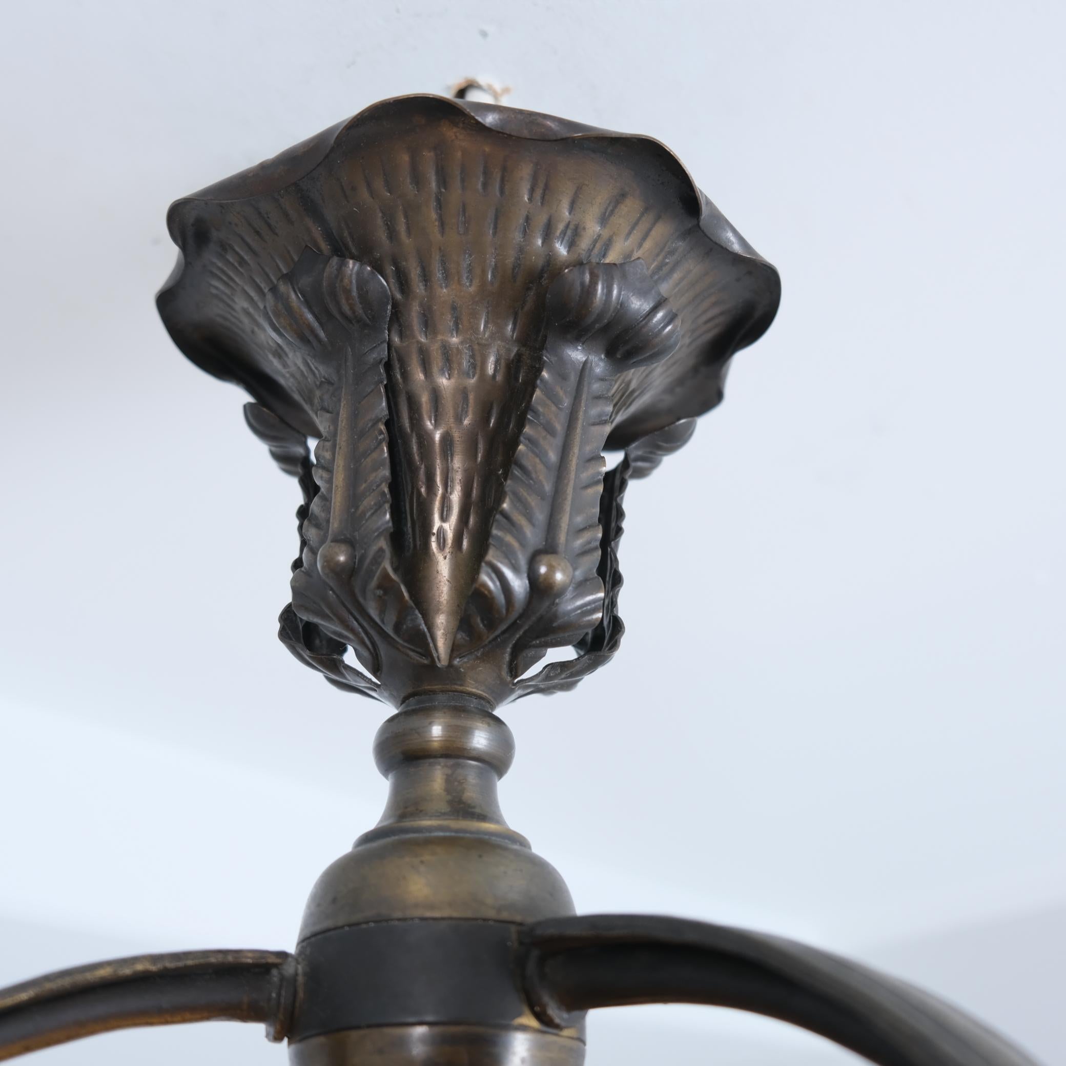 Inizio XX secolo Bellissima lampada da soffitto Art Noveau, rame e vetro colorato 1890-1920 in vendita