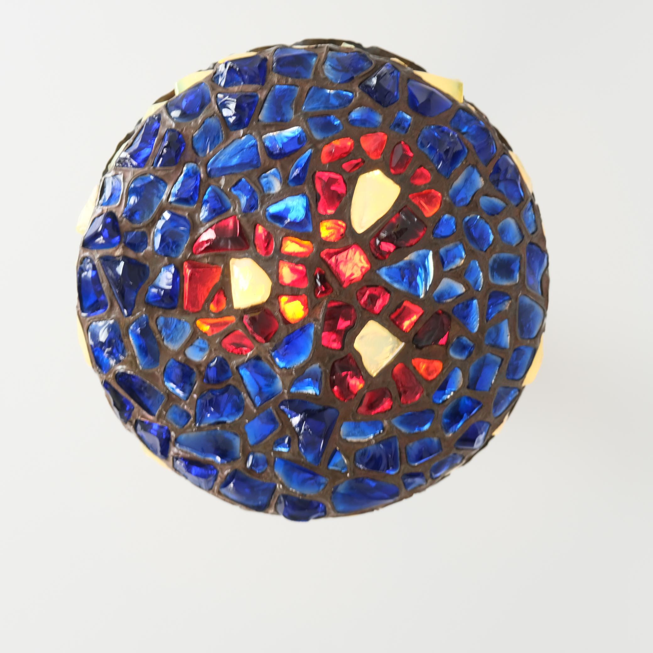 Metallo Bellissima lampada da soffitto Art Noveau, rame e vetro colorato 1890-1920 in vendita