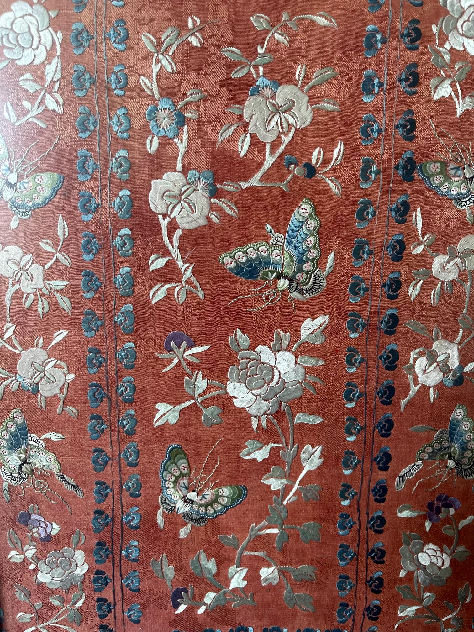 Exhibited Framed Fine Chinese Embroidery Silk Panel Qing Dynasty For Sale 2