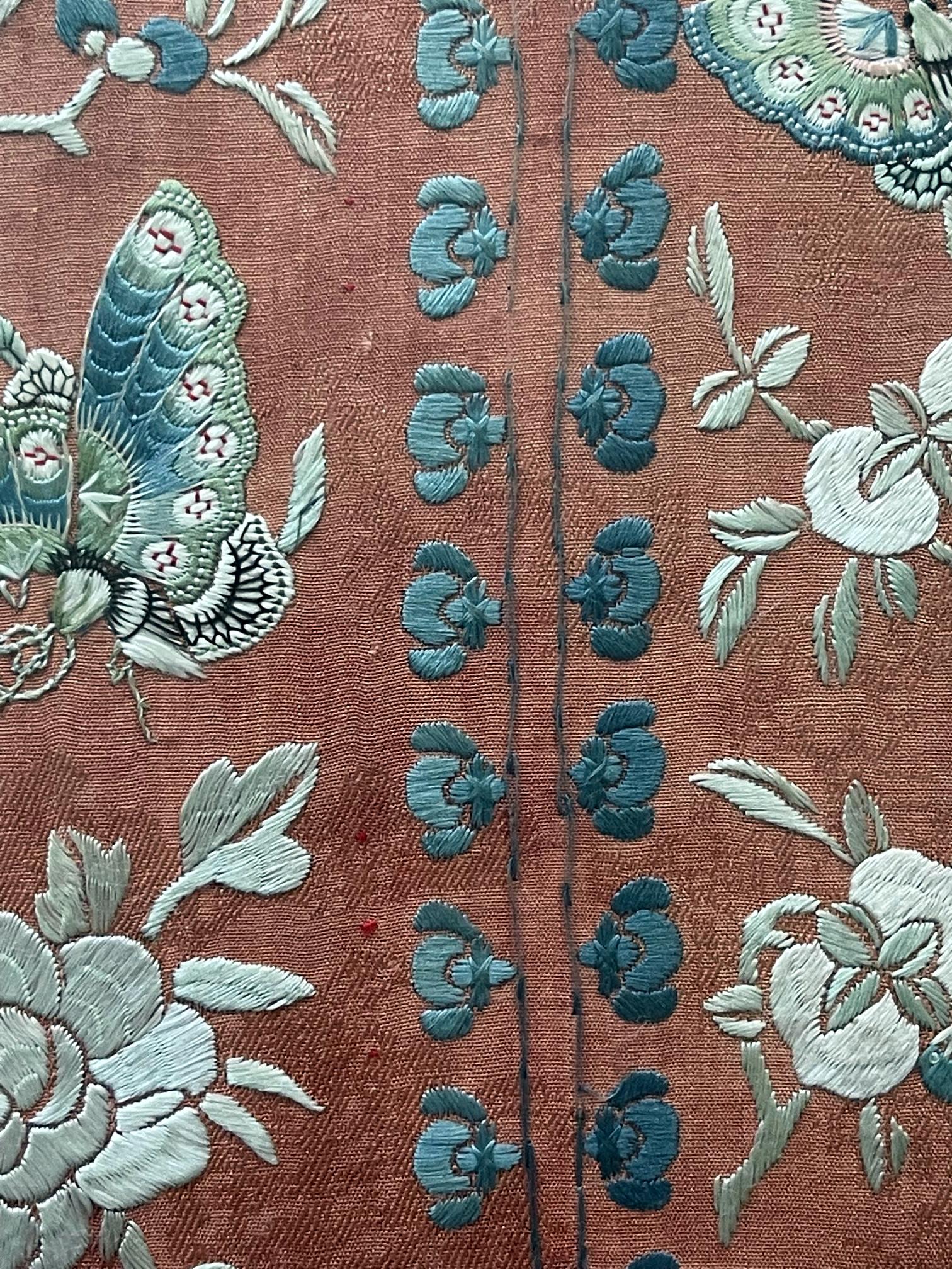 Exhibited Framed Fine Chinese Embroidery Silk Panel Qing Dynasty For Sale 3