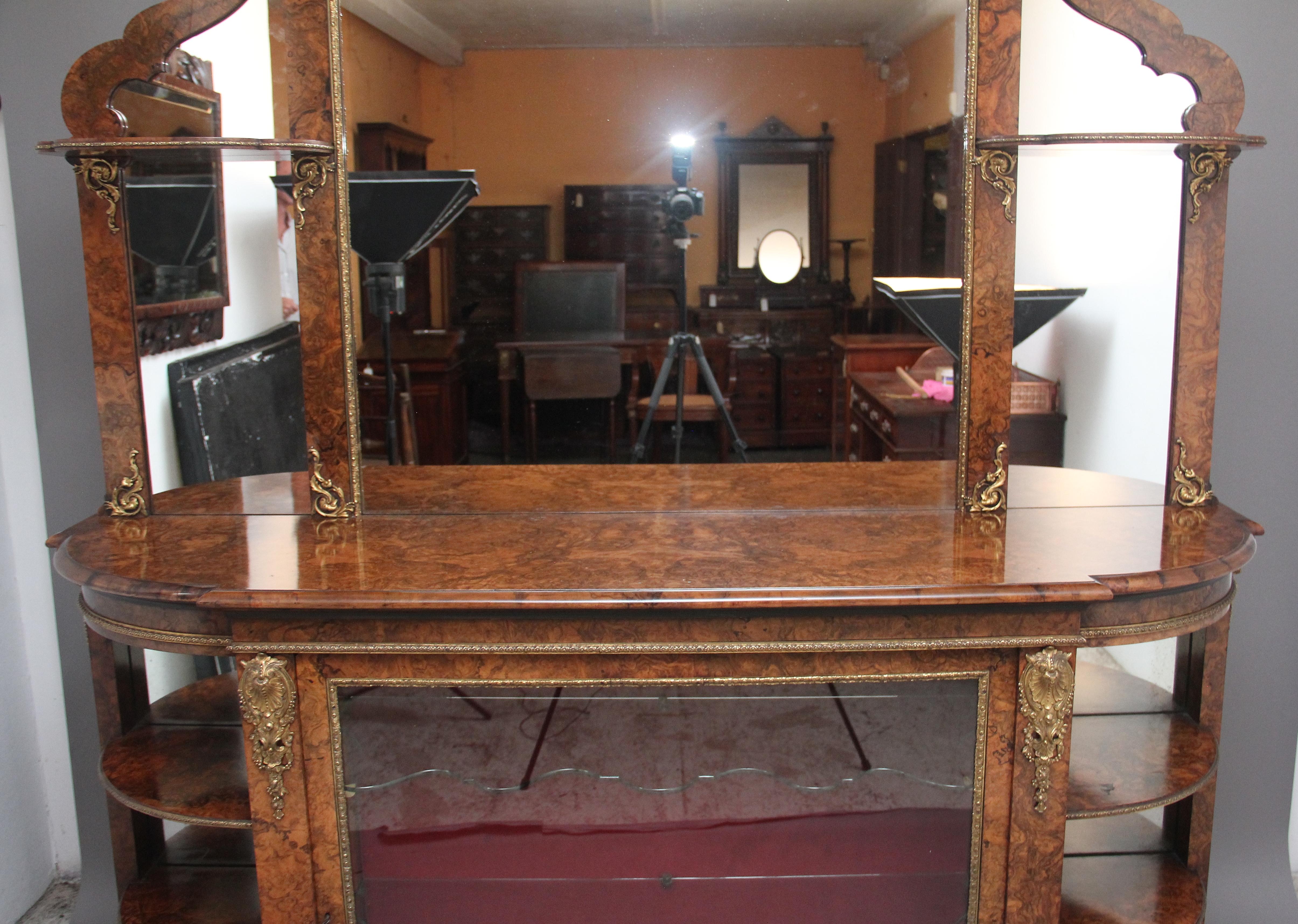 Exhibition Quality Antique 19th Century Burr Walnut Mirror Back Credenza In Good Condition For Sale In Martlesham, GB