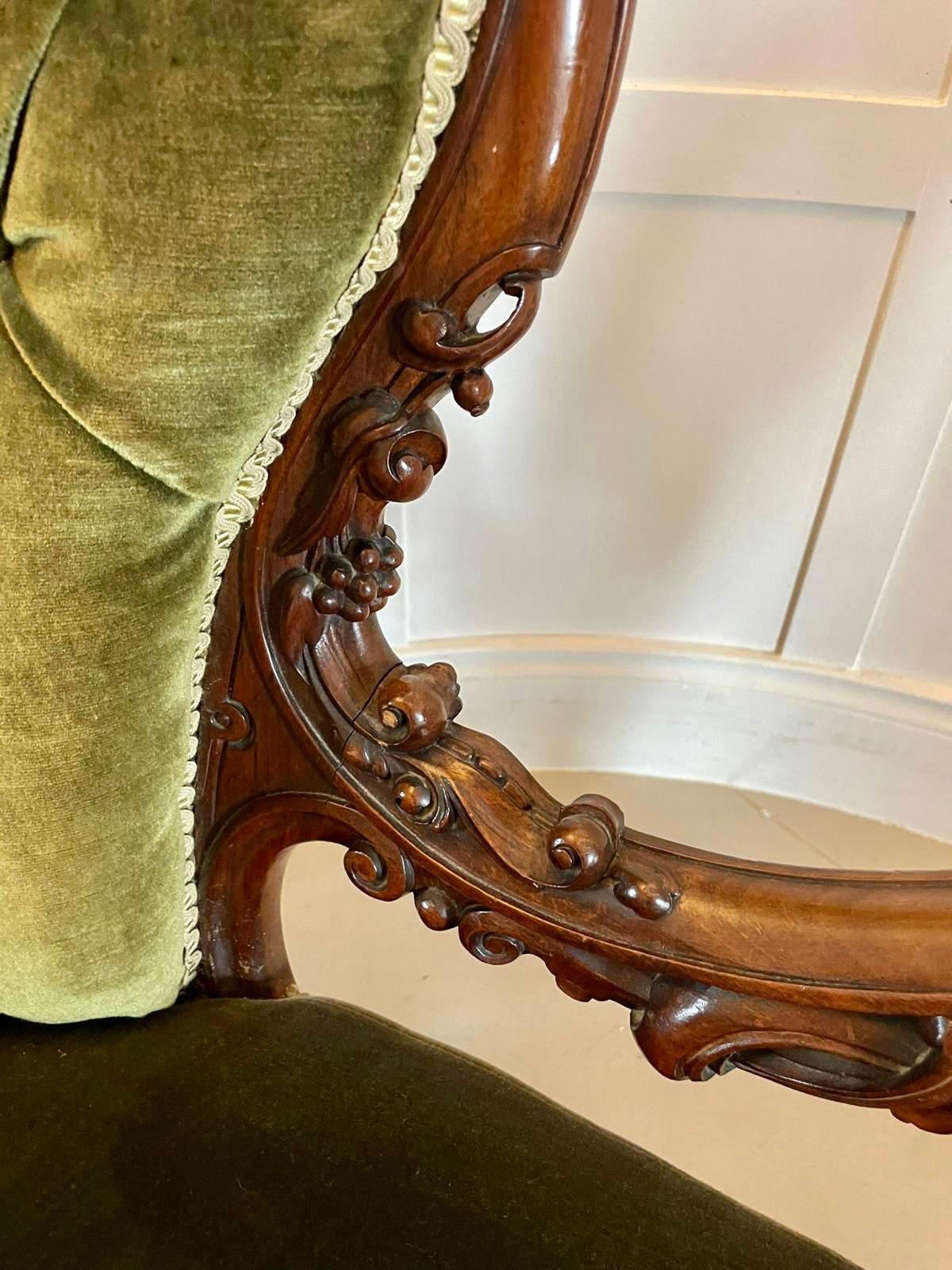  Exhibition Quality Antique Victorian Carved Walnut 9 Piece Suite  For Sale 5