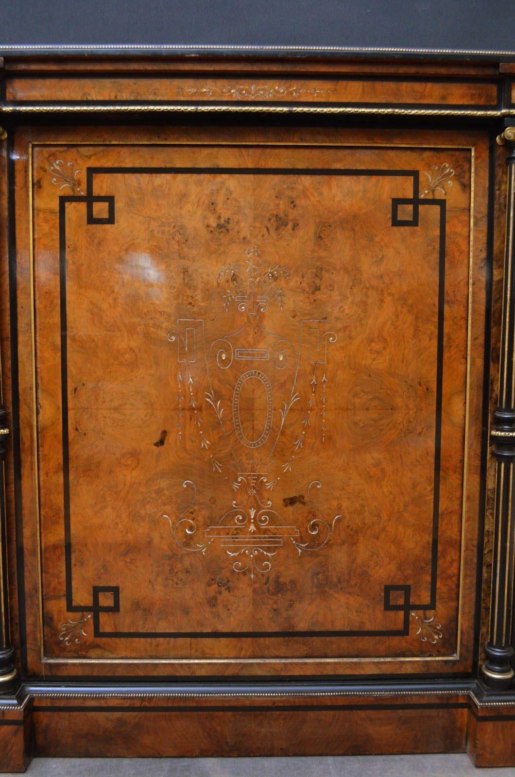Credenza di qualità per esposizioni con supporto per quadri e contenitore in vendita 1