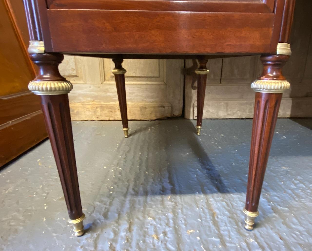 Exhibition Quality French Dressing Table For Sale 10