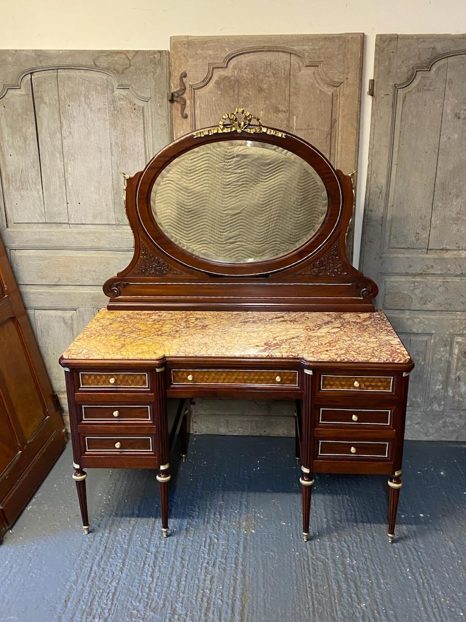 Exhibition Quality French Dressing Table In Excellent Condition For Sale In Seaford, GB