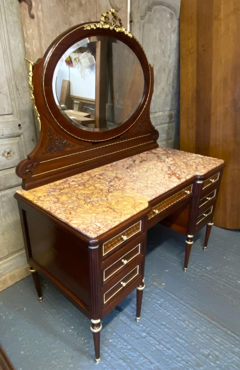 Exhibition Quality French Dressing Table For Sale 1