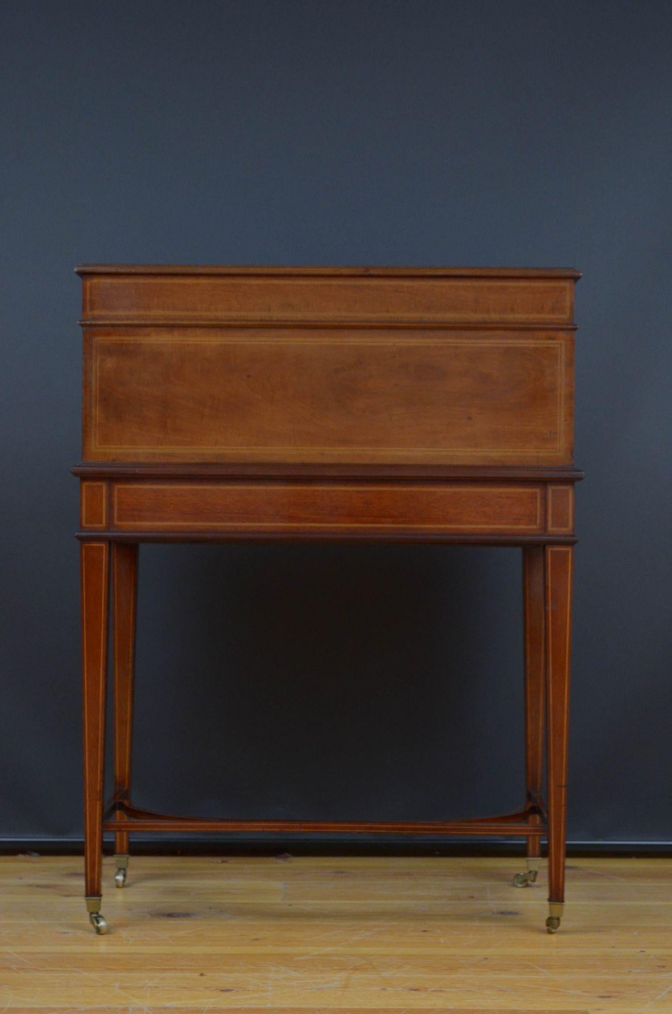 Exhibition Quality Mahogany Cylinder Bureau by Maple & Co For Sale 14