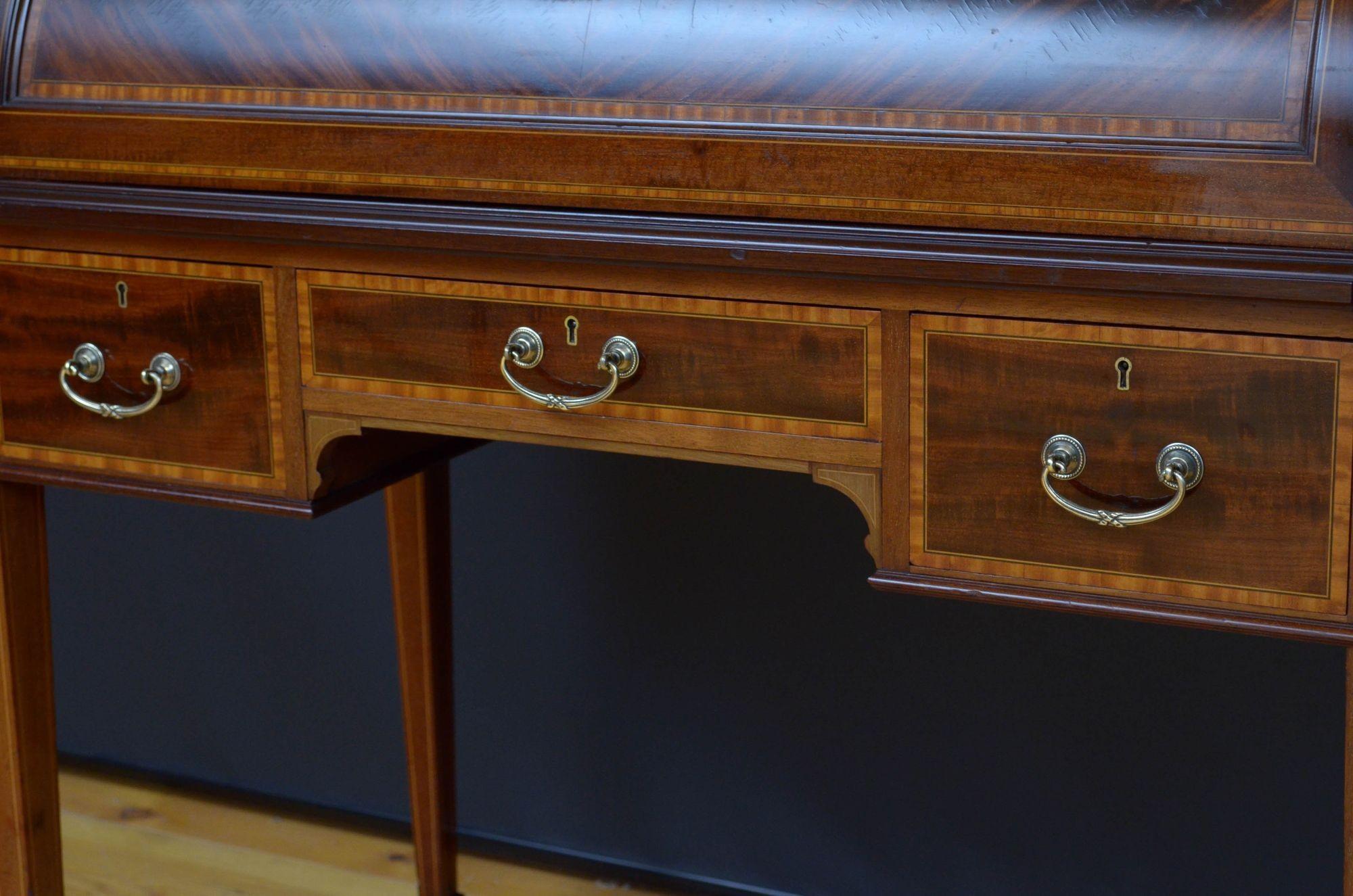 Exhibition Quality Mahogany Cylinder Desk, Maple & Co For Sale 11