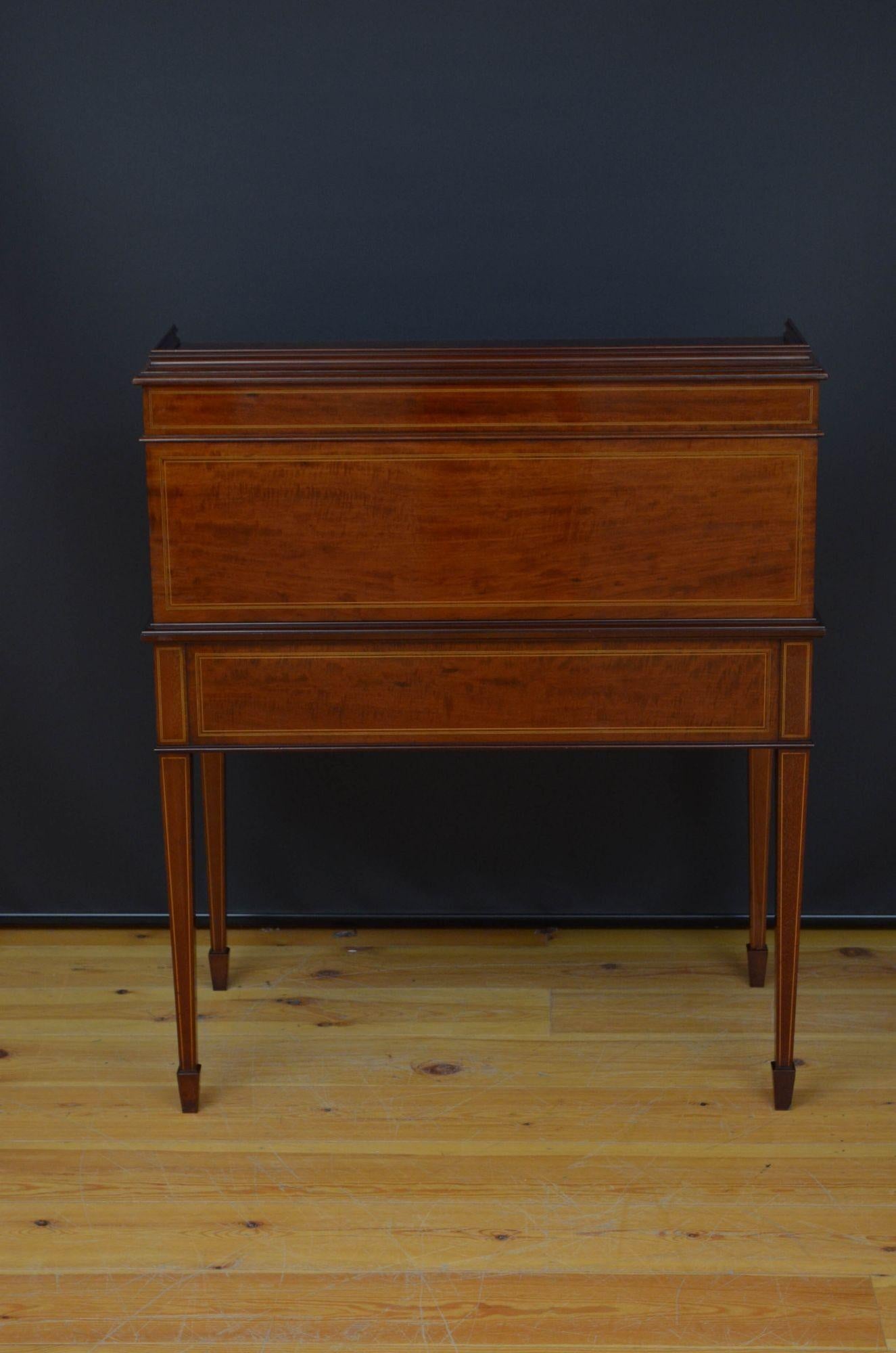 Exhibition Quality Mahogany Cylinder Desk, Maple & Co For Sale 14