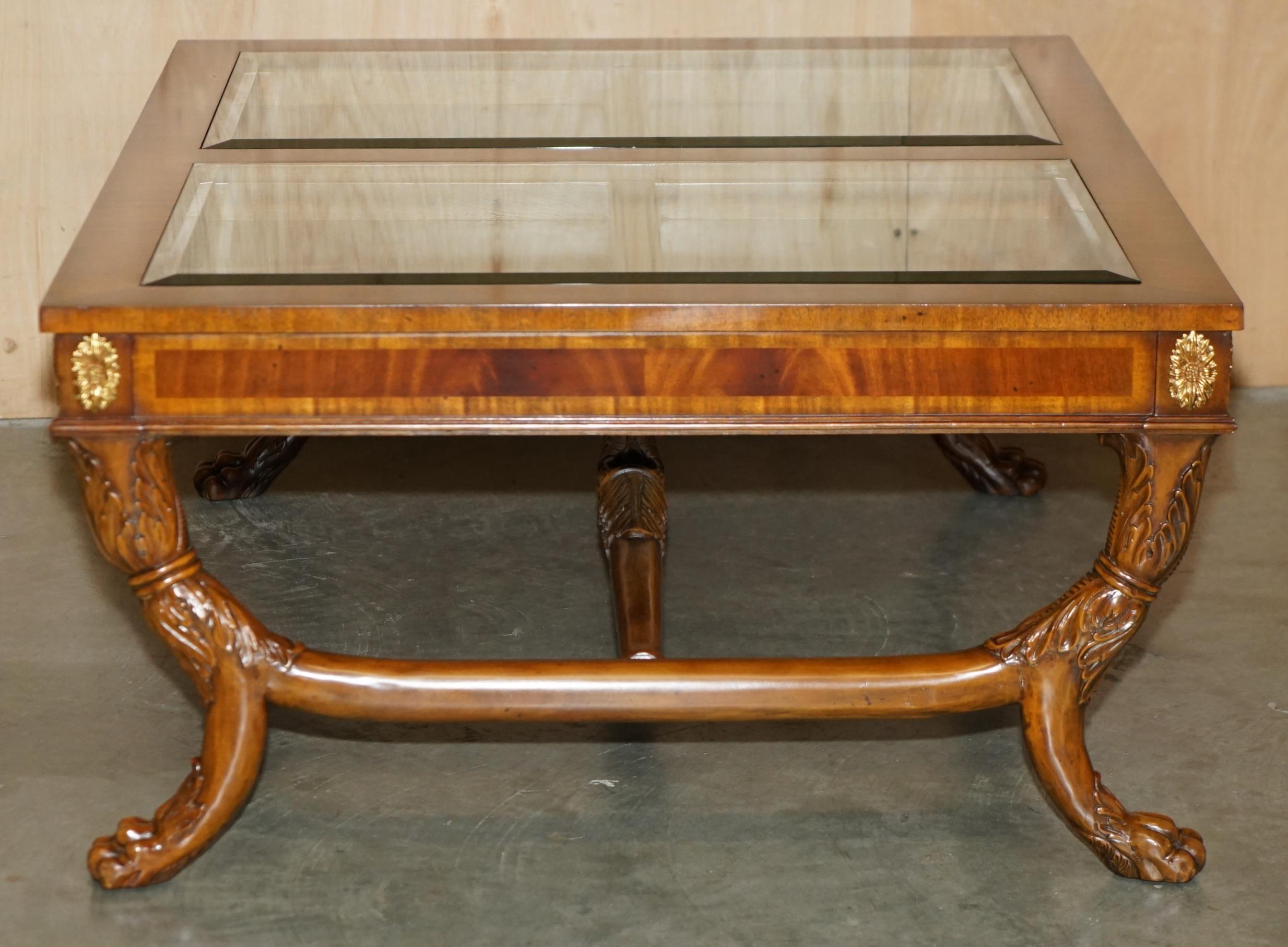 EXHIBITION QUALITY MAITLAND SMiTH DISPLAY CASE TOP REGENCY COFFEE COCKTAIL TABLE For Sale 2