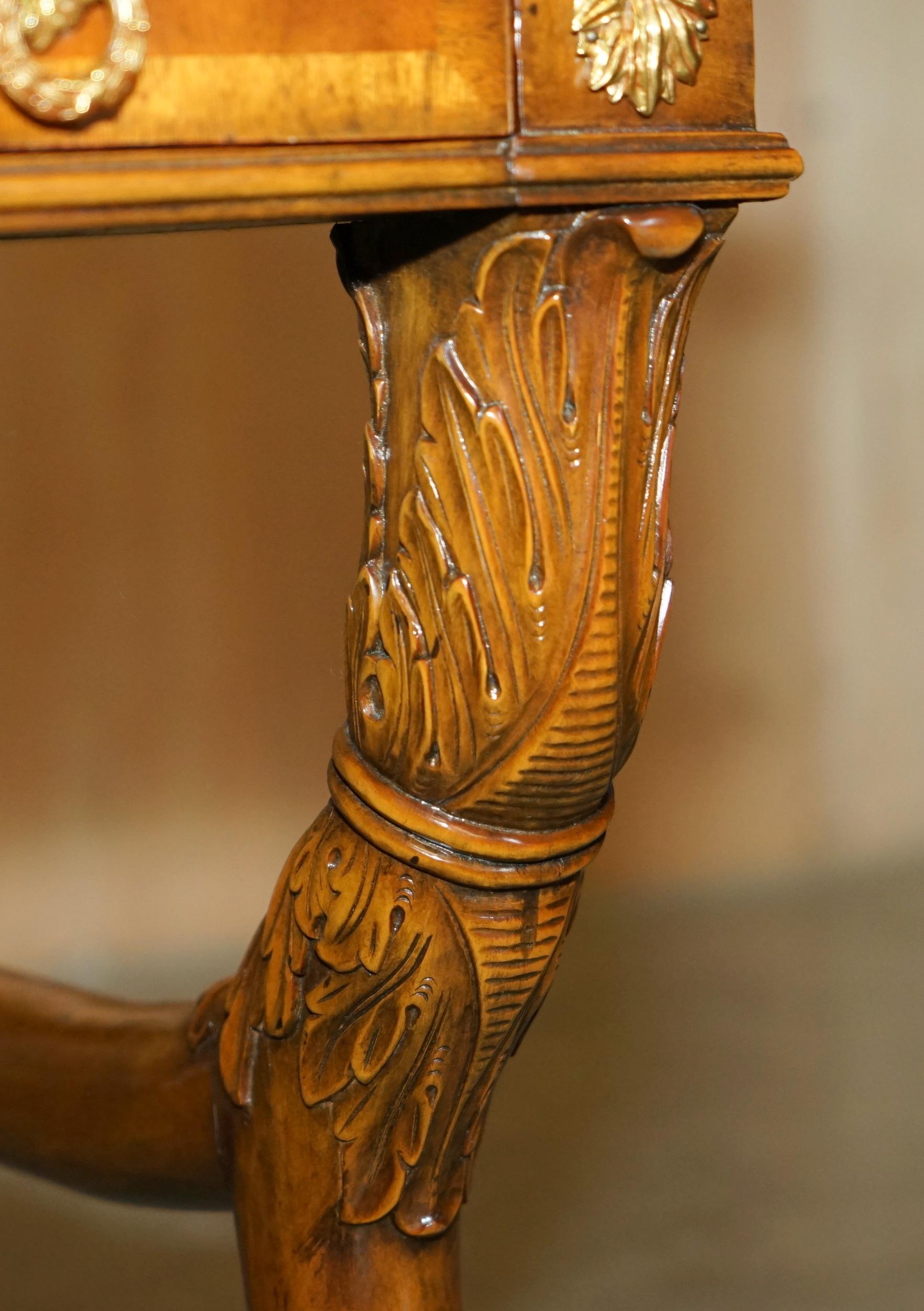 EXHIBITION QUALITY MAITLAND SMiTH DISPLAY CASE TOP REGENCY COFFEE COCKTAIL TABLE In Good Condition For Sale In West Sussex, Pulborough