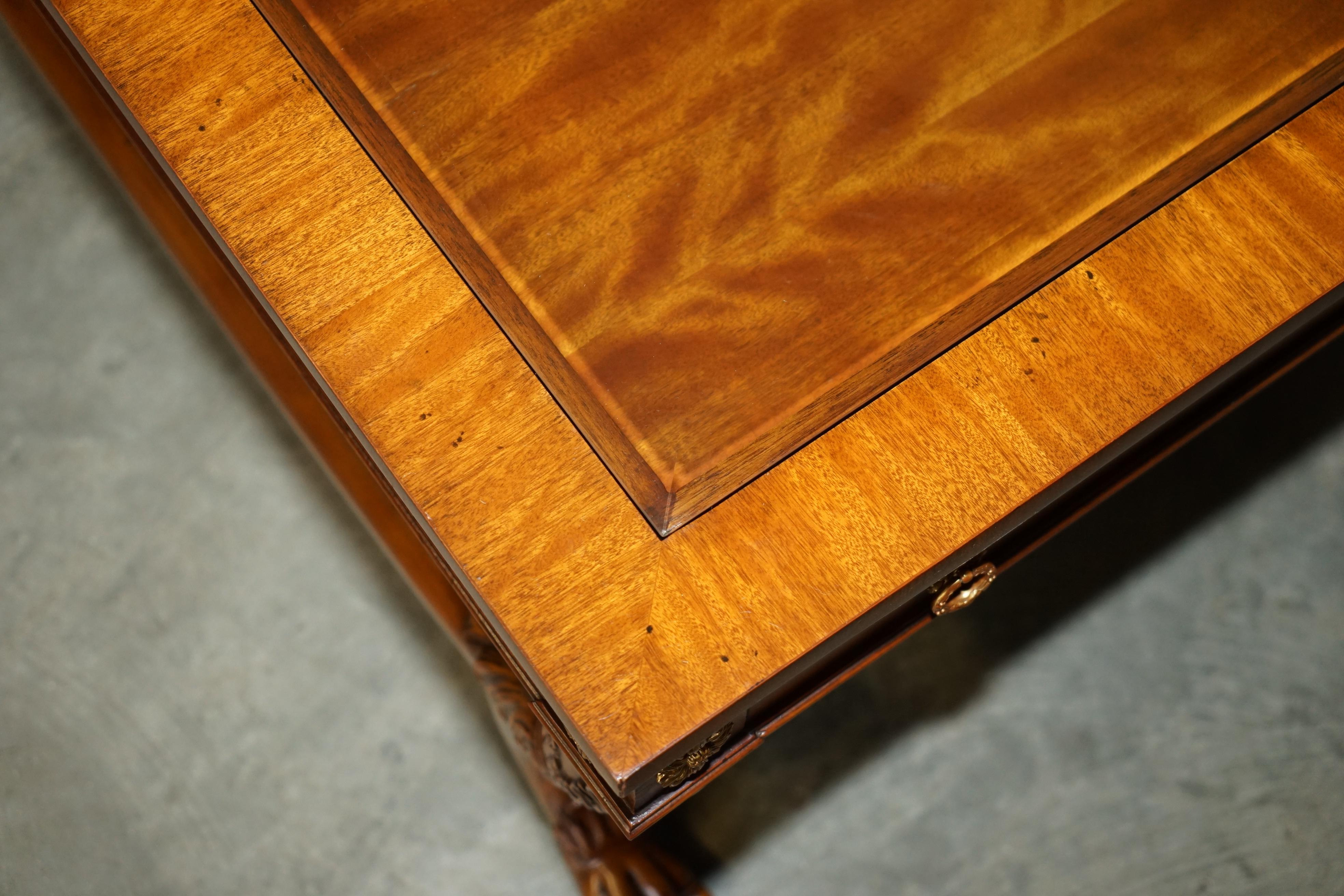 EXHIBITION QUALITY MAITLAND SMiTH DISPLAY CASE TOP REGENCY COFFEE COCKTAIL TABLE For Sale 1