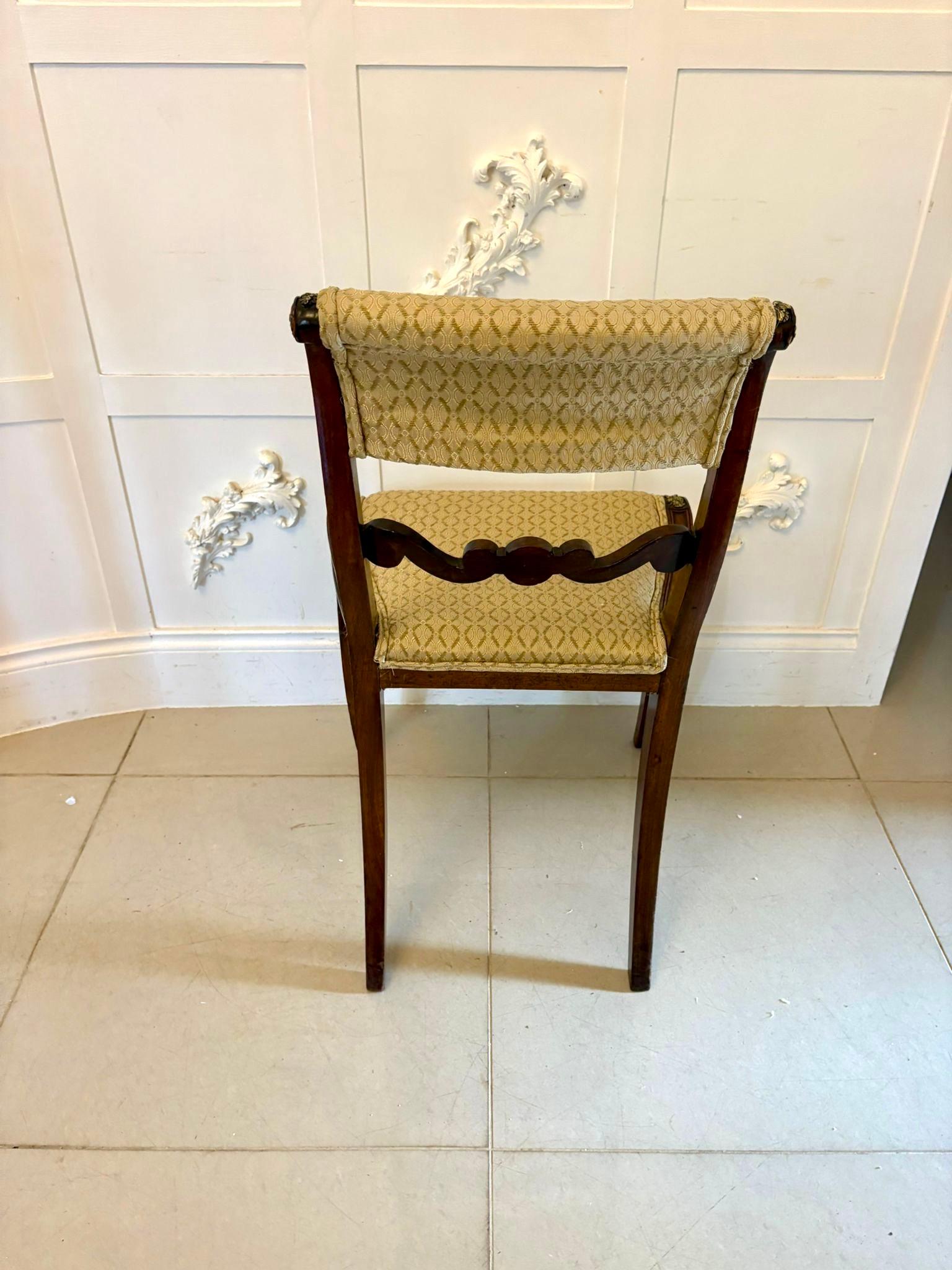 Ensemble de huit chaises de salle à manger en acajou de style Régence, de qualité exposition en vente 5