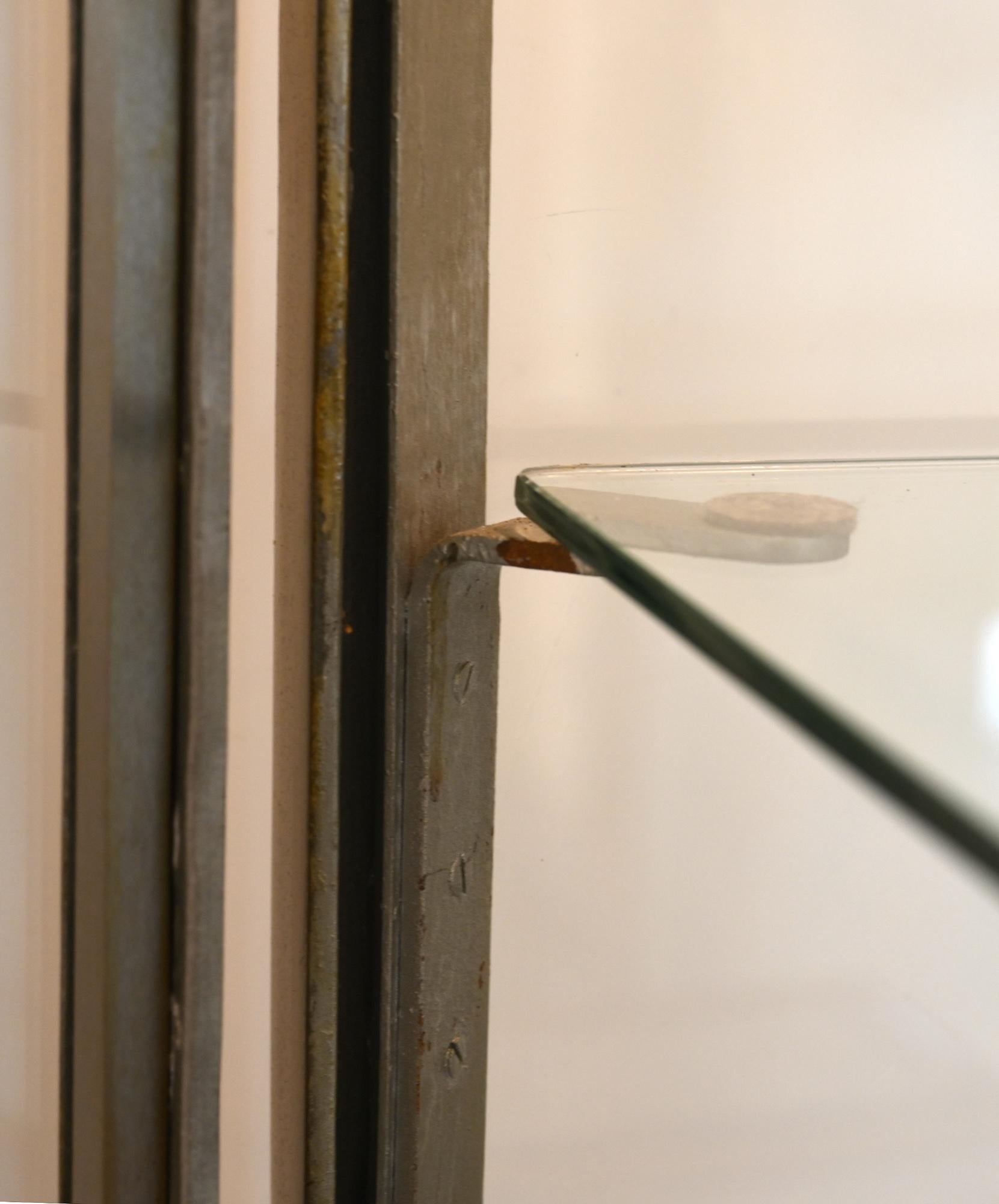 Fer Vitrine d'exposition du 20e siècle, Italie, 1920-1930 en vente