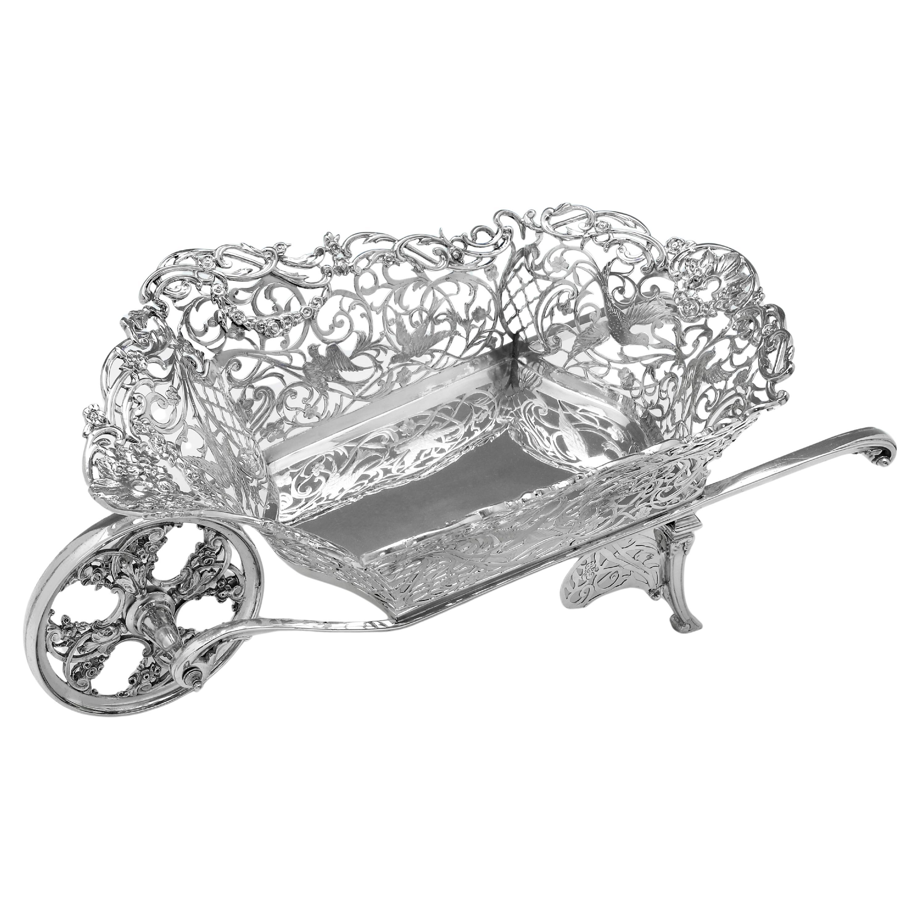 Plato o cesta de fruta "carretilla" de plata de ley tamaño exposición - 1907 en venta