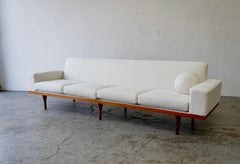 EXL Divano in teak con bouclè Illum Wikkelsø della metà del secolo scorso.