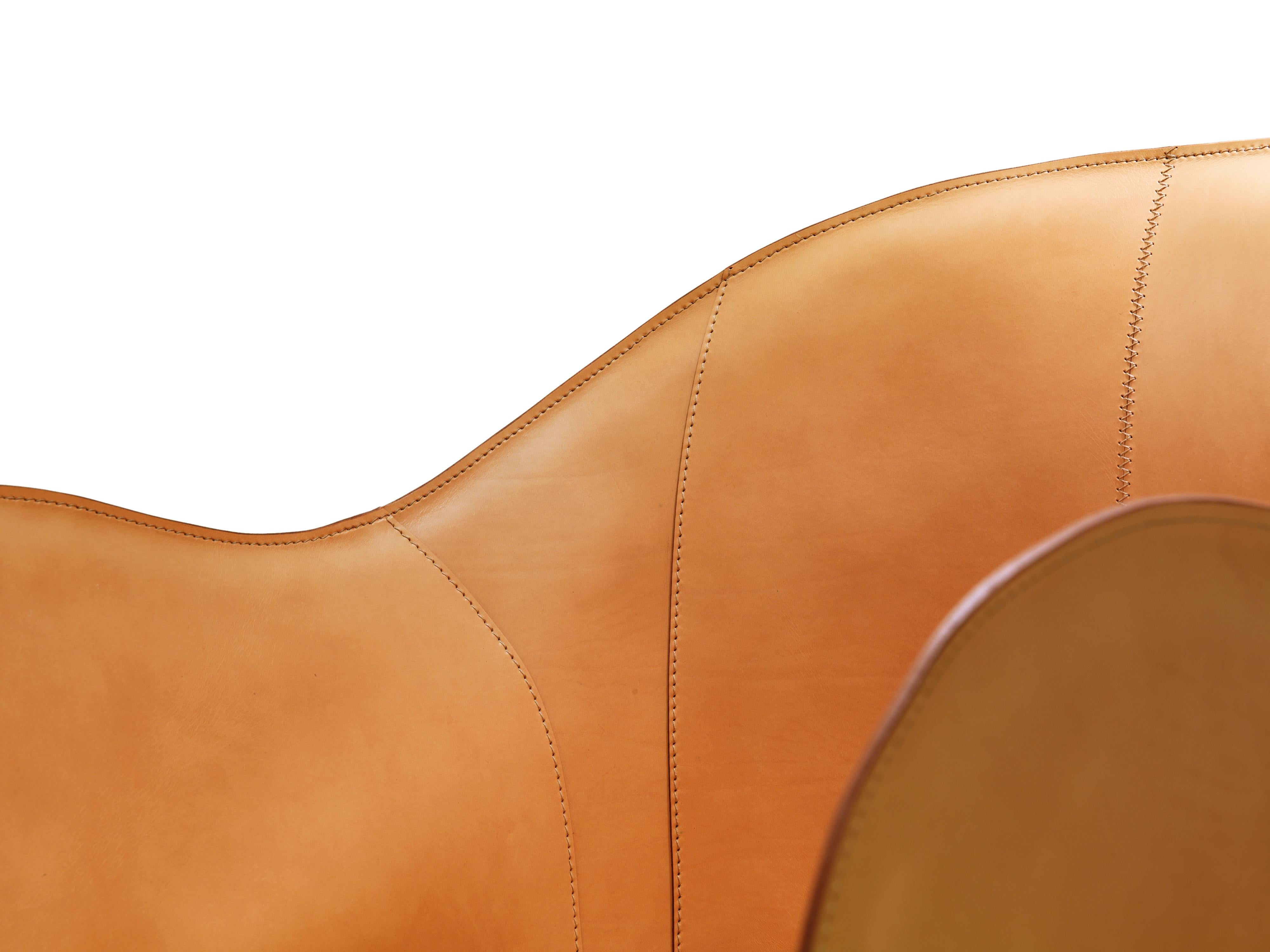 Autre Ensemble de fauteuil et pouf Ultralight modernes du 21e siècle en cuir de peau en vente