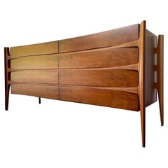 Exoskeleton Dresser after William Hinn