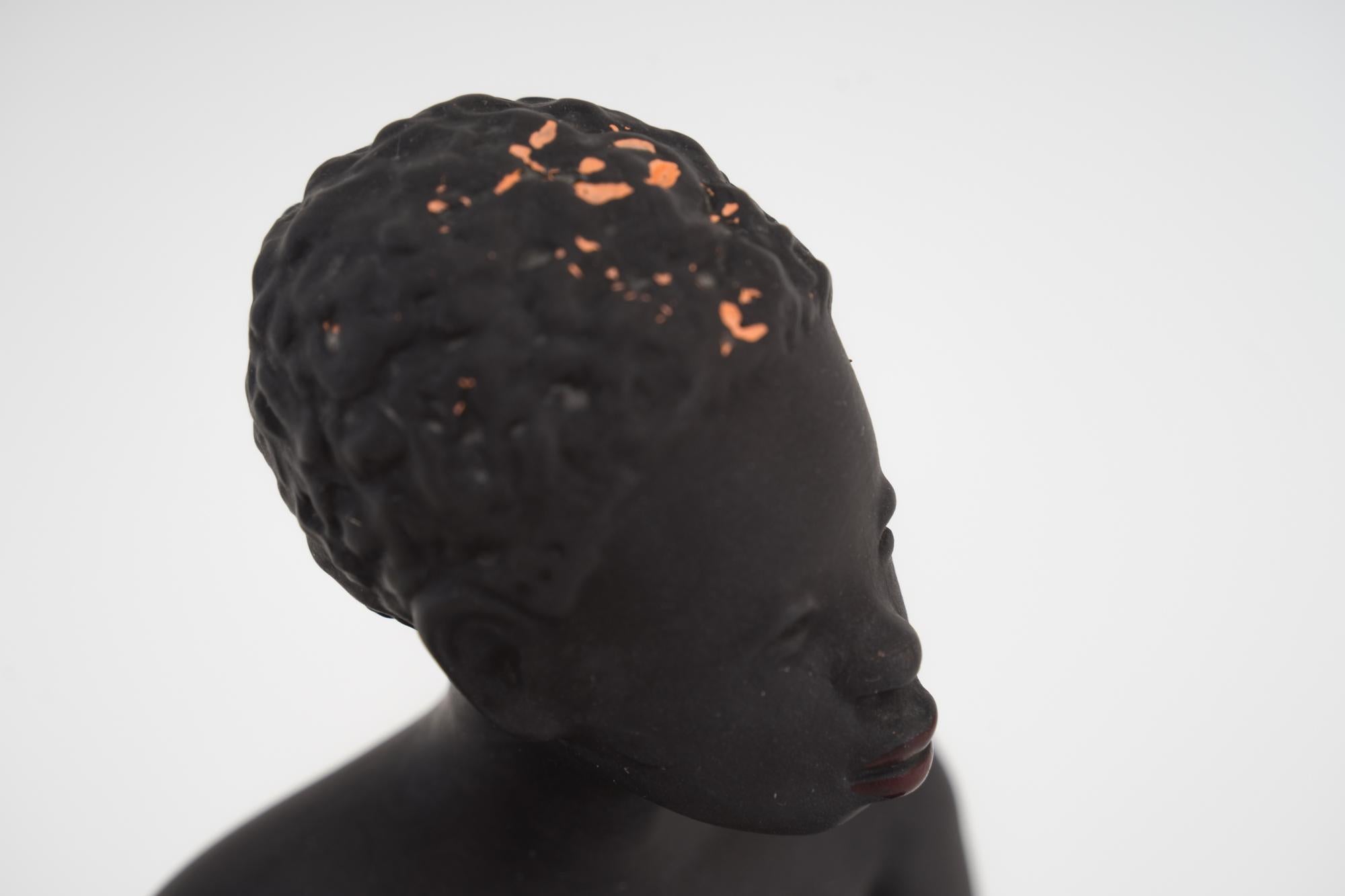 Exotic African women Sculpture by Leopold Anzengruber, Vienna 1950s
Unfortunately there is color wear on the head ( please take a look on the attached photos )
Original condition