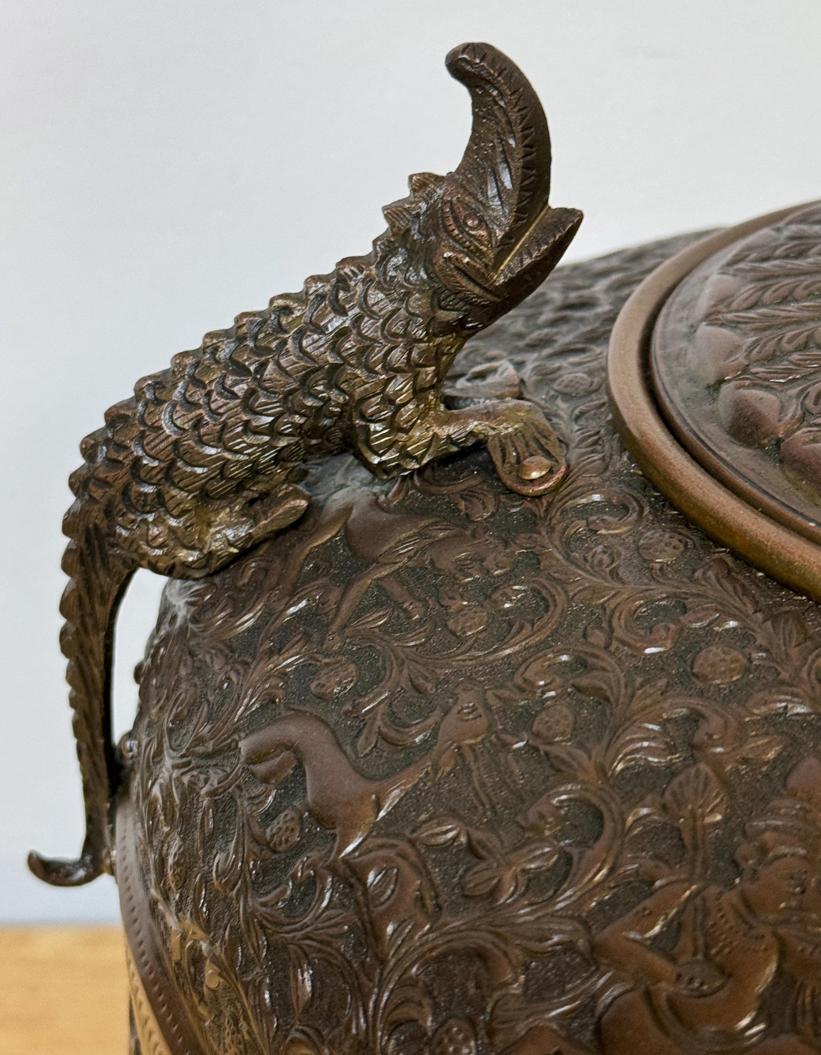Exotische anglo-indische geriffelte Öllampe mit Alligatorgriffen, jetzt elektrifiziert im Angebot 4