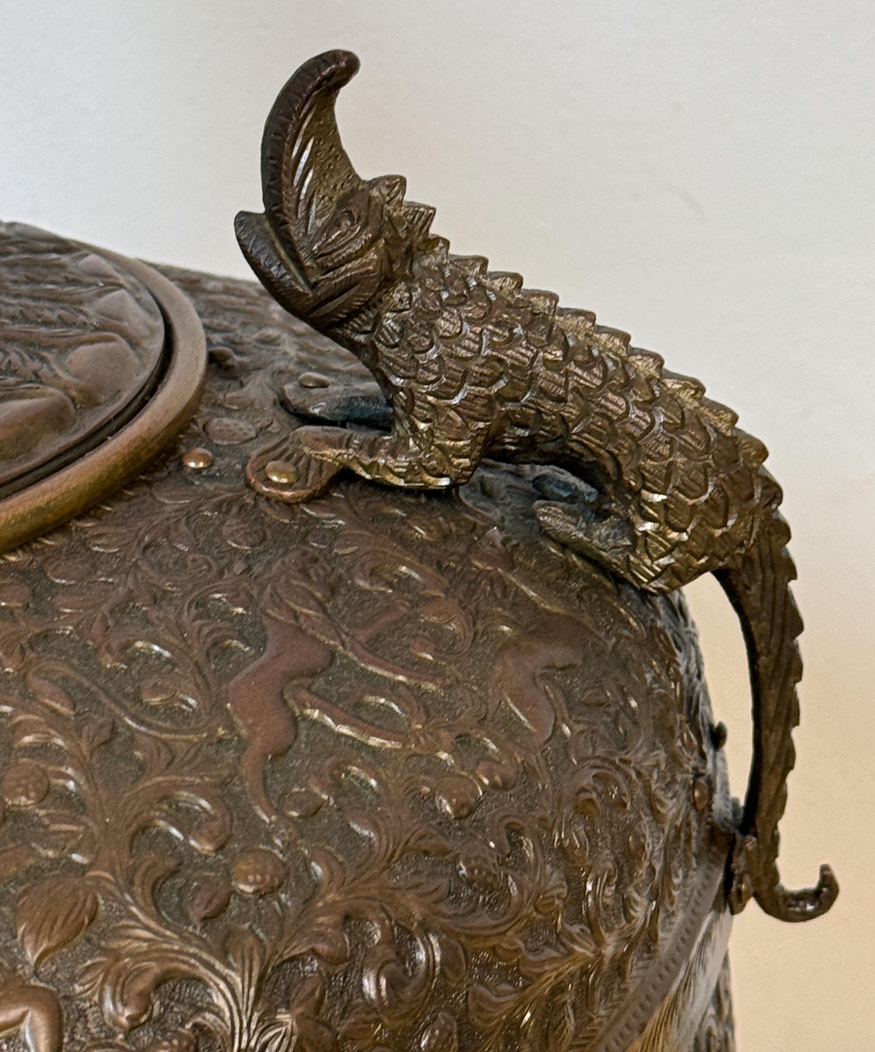 Exotische anglo-indische geriffelte Öllampe mit Alligatorgriffen, jetzt elektrifiziert im Angebot 5