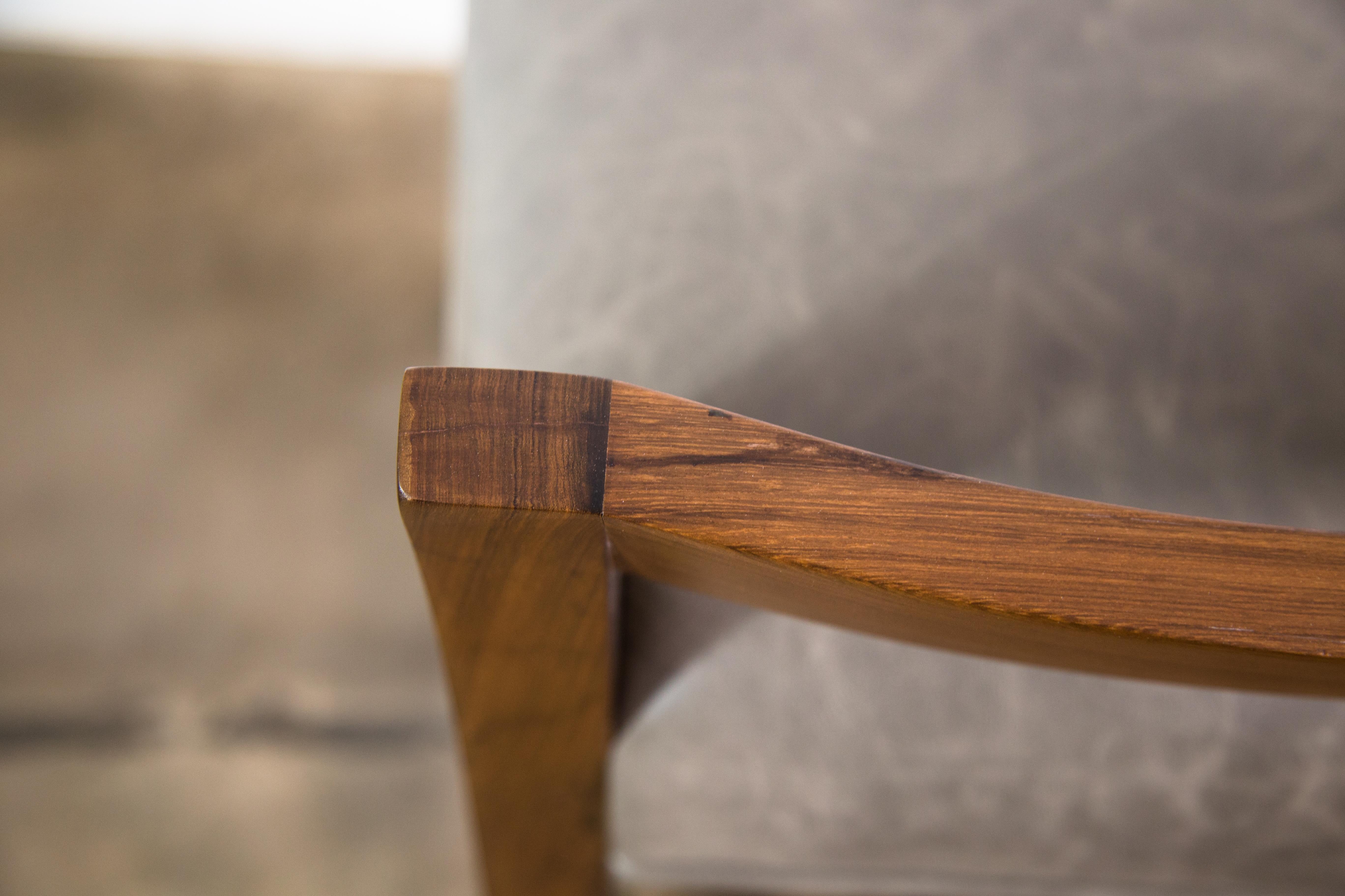 Bois Tabouret de comptoir argentin exotique en cuir de bois de rose de Costantini, Umberto en vente