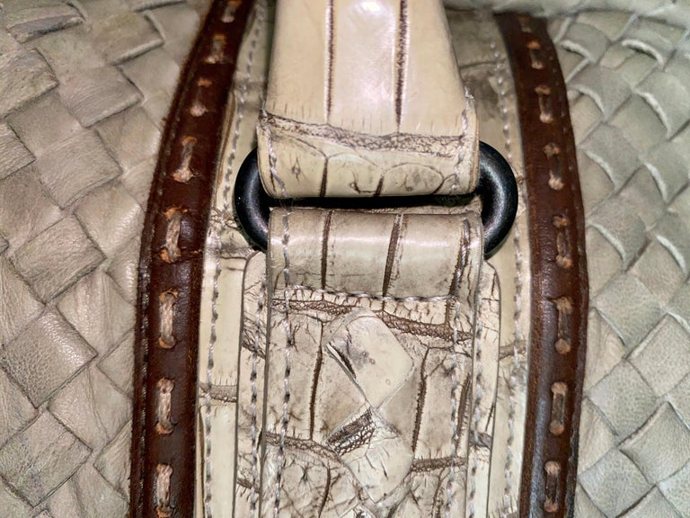 BOTTEGA VENETA Exotic Intrecciato Woven Leather & Crocodile Weekender Travel Bag In Good Condition For Sale In Switzerland, CH
