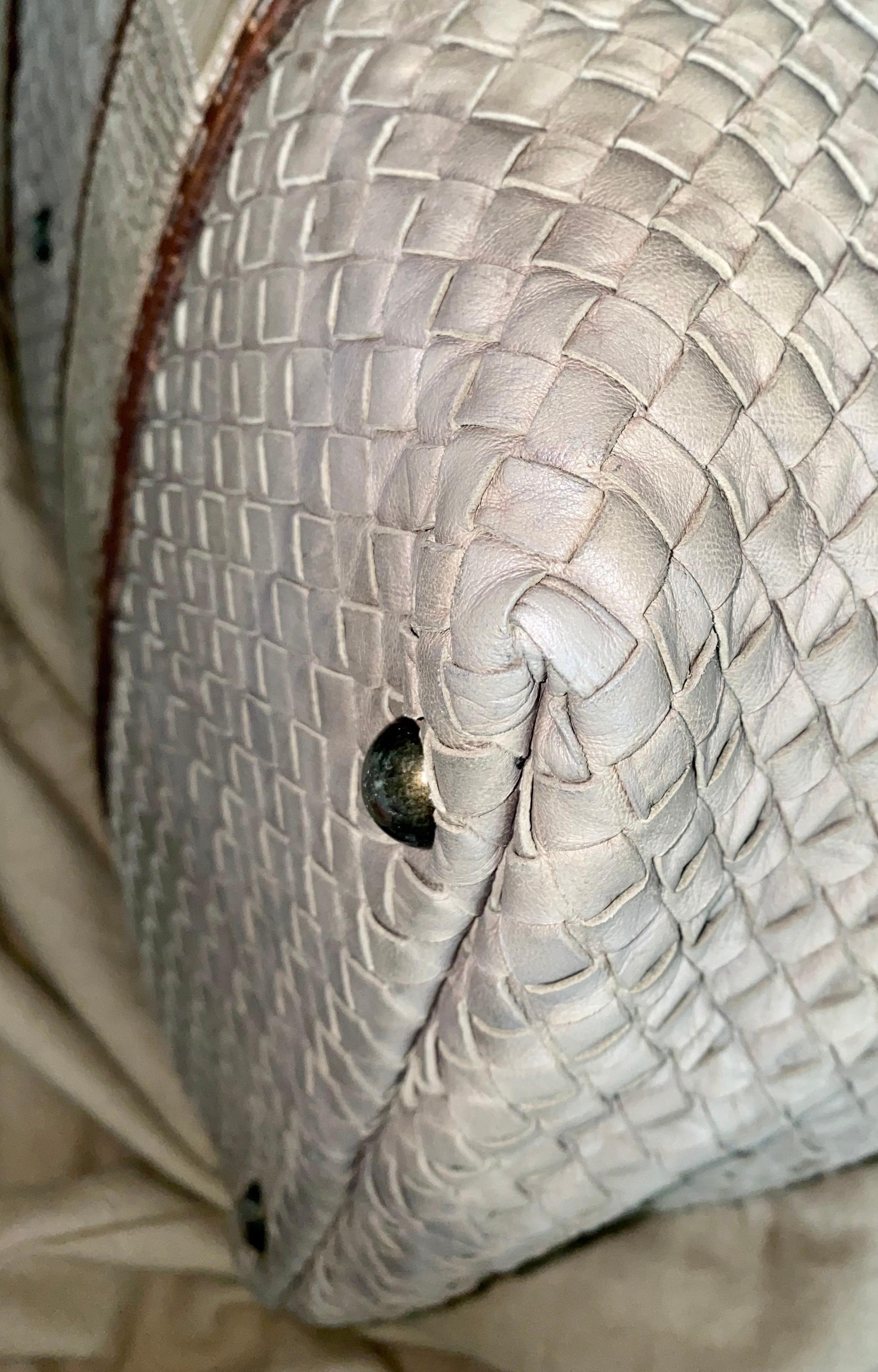 BOTTEGA VENETA Exotic Intrecciato Woven Leather & Crocodile Weekender Travel Bag In Good Condition In Switzerland, CH