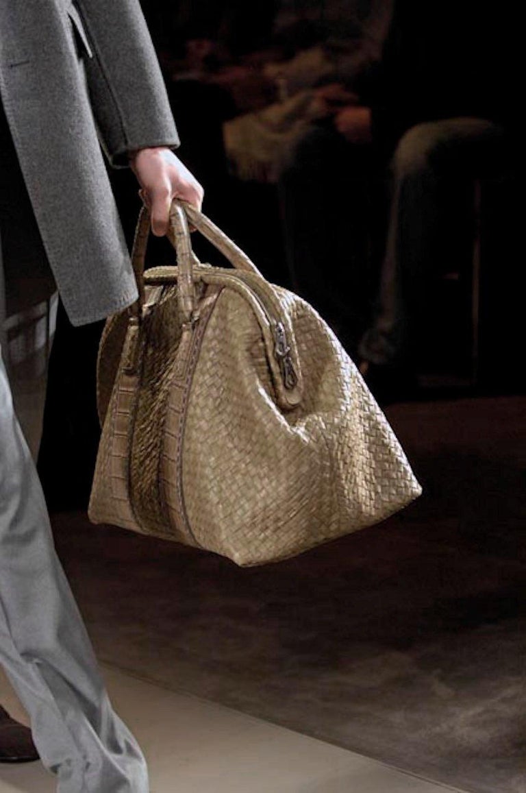 BOTTEGA VENETA Exotic Intrecciato Woven Leather & Crocodile Weekender Travel Bag For Sale 7