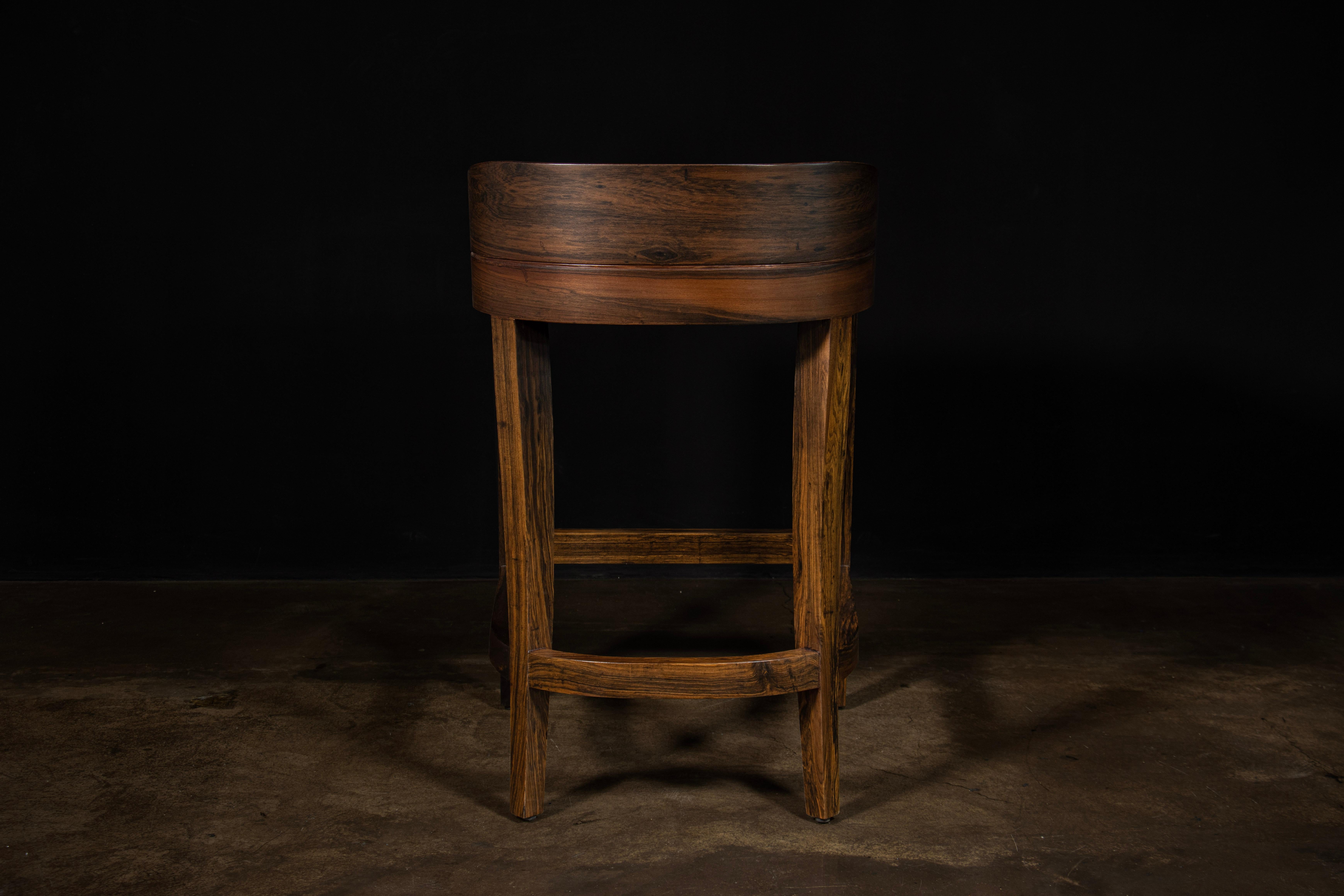 Sgabello esotico Wood Wood in pelle gialla di Costantini, Pia, In Stock In condizioni Nuovo in vendita a New York, NY